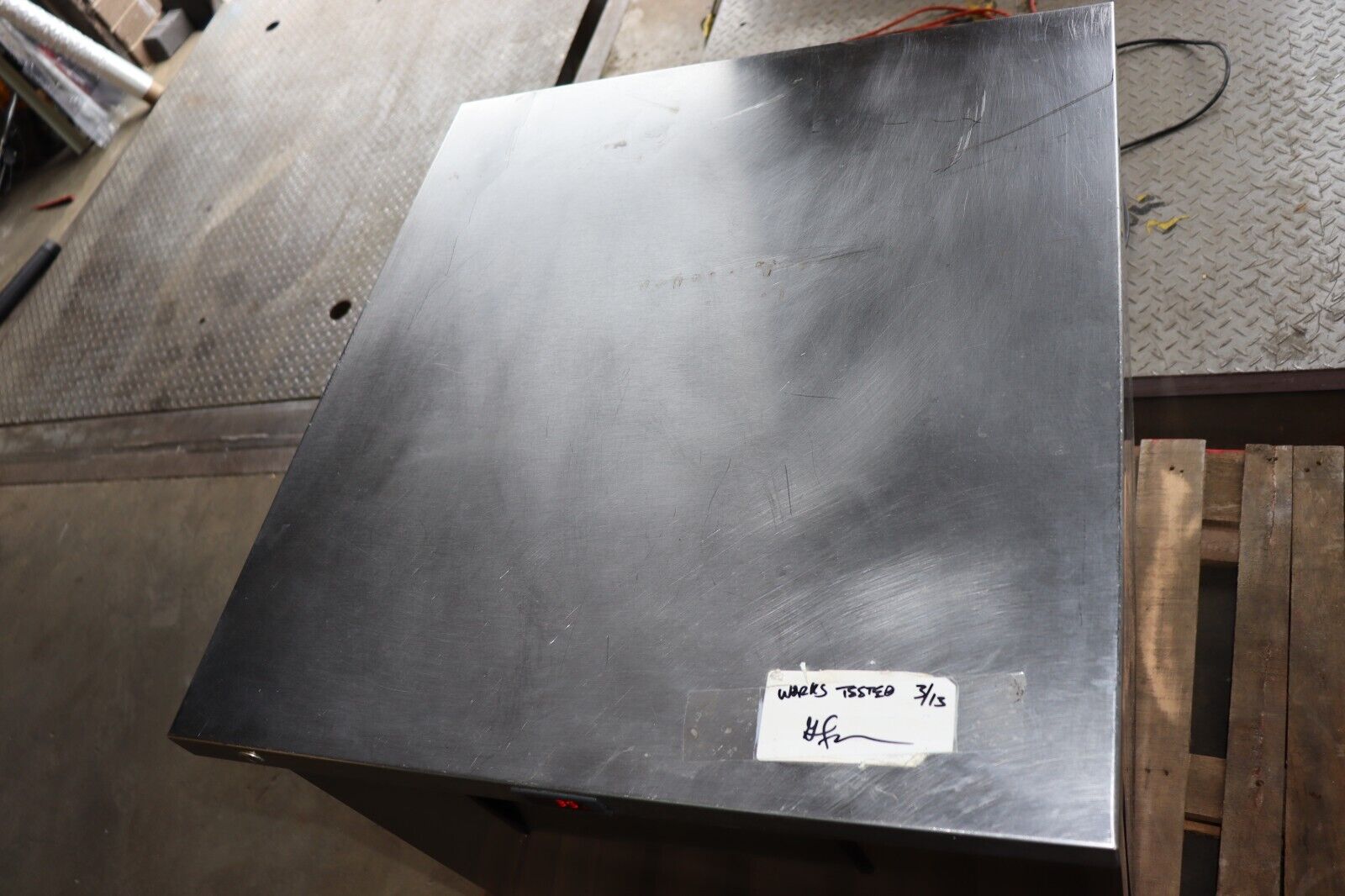 True TUC-27-LP 27 in Undercounter Cooler Stainless Steel w/ Digital Display