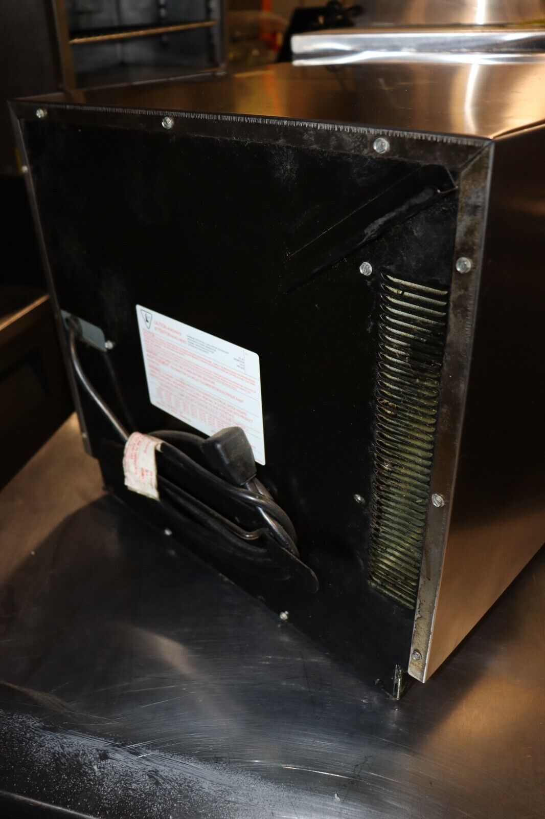 AMANA RC17S2 Commercial Microwave Oven 1700 watts 208/230 volt 2016 Model CLEAN