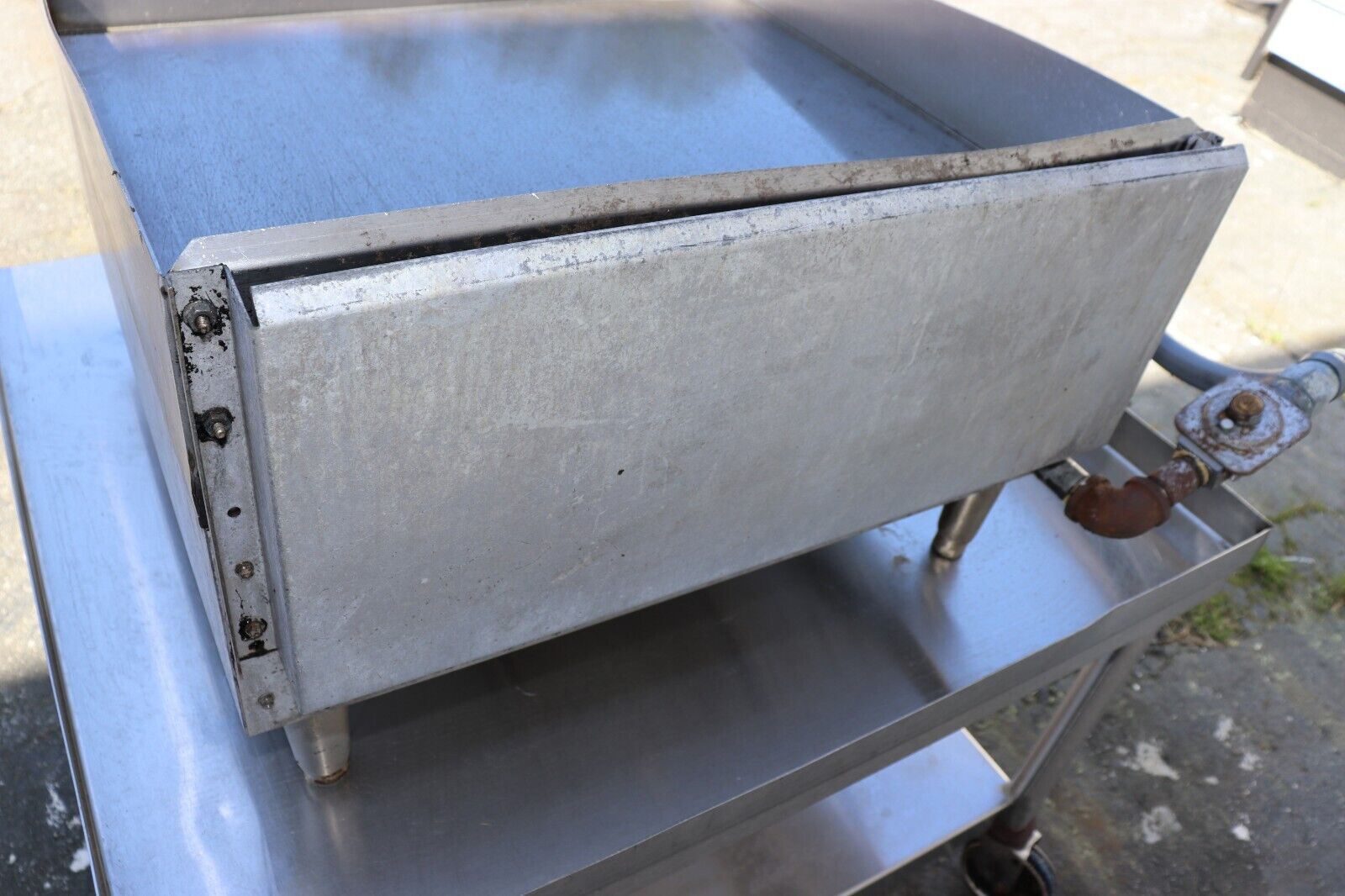 Star 24" Manual GriddleGriddle Flat Top Grill Stove Natural Gas, Manual, Used