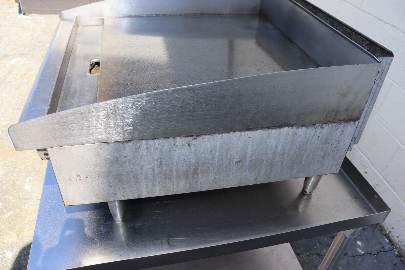 Star 24" Manual GriddleGriddle Flat Top Grill Stove Natural Gas, Manual, Used