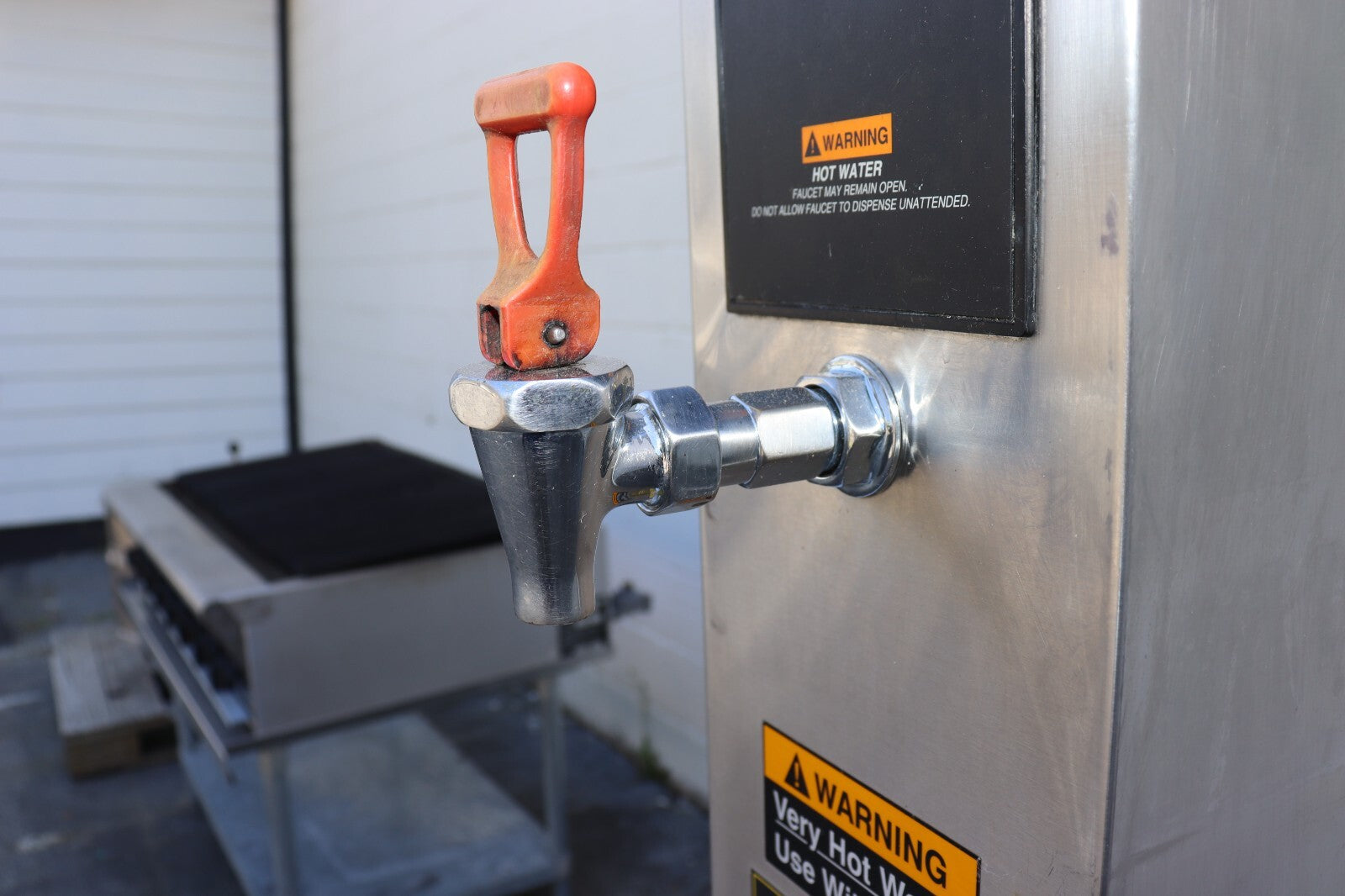 Bunn H5X 12500.0060 5 Gal Hot Water Dispenser, 208V, 1PH, Used, Clean