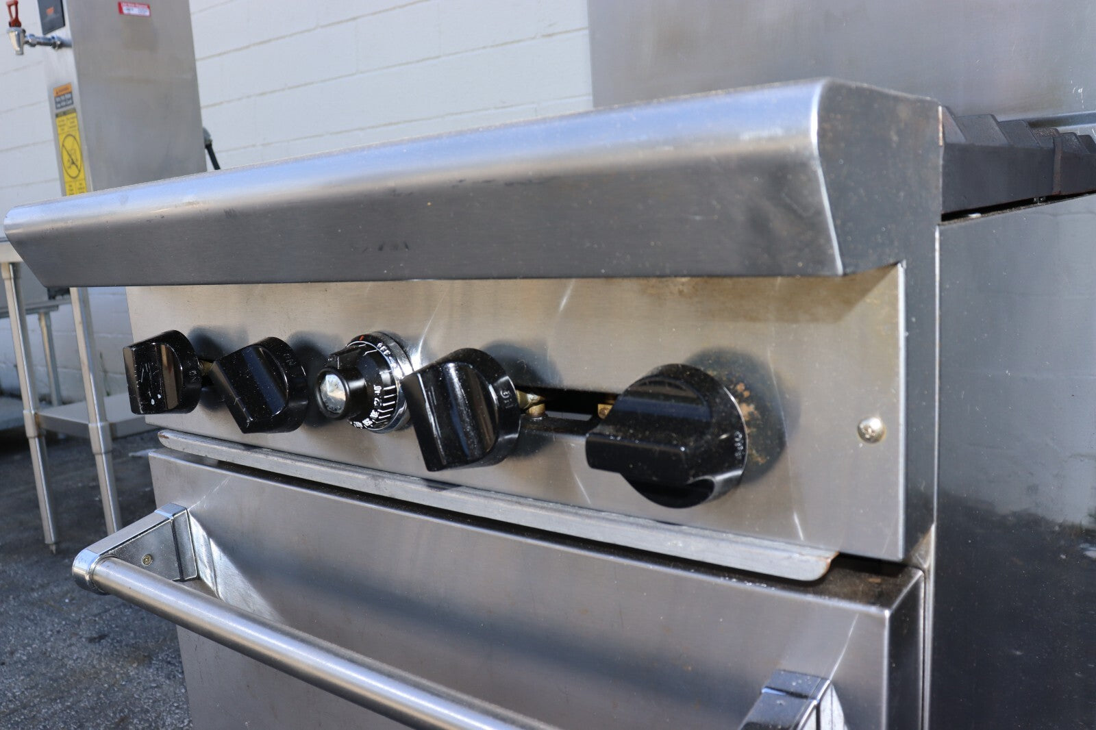 American Range AR424 4 Burner Range Nat Gas w/ Thermostat Control Oven, Used