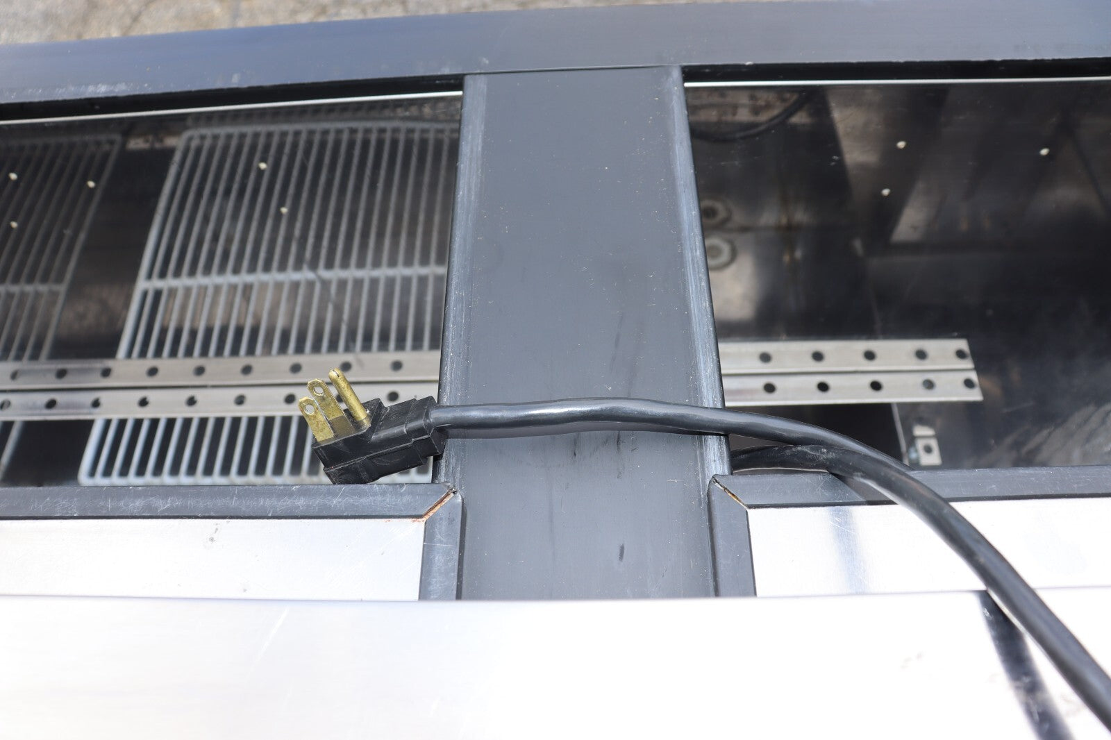 Perlick FR48RT-3 48"W Glass Froster Beer Mug / Plate Chiller, Tested, CLEAN