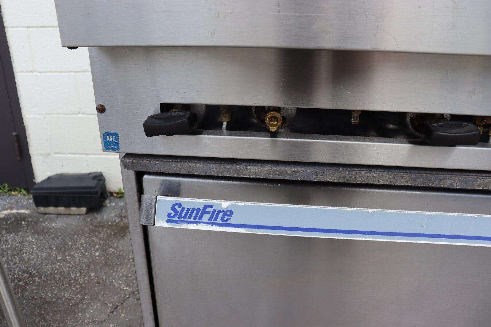 Garland Sunfire 36" Gas Restaurant Range w/ 6 Burners & 1 Std Oven, Used, CLEAN