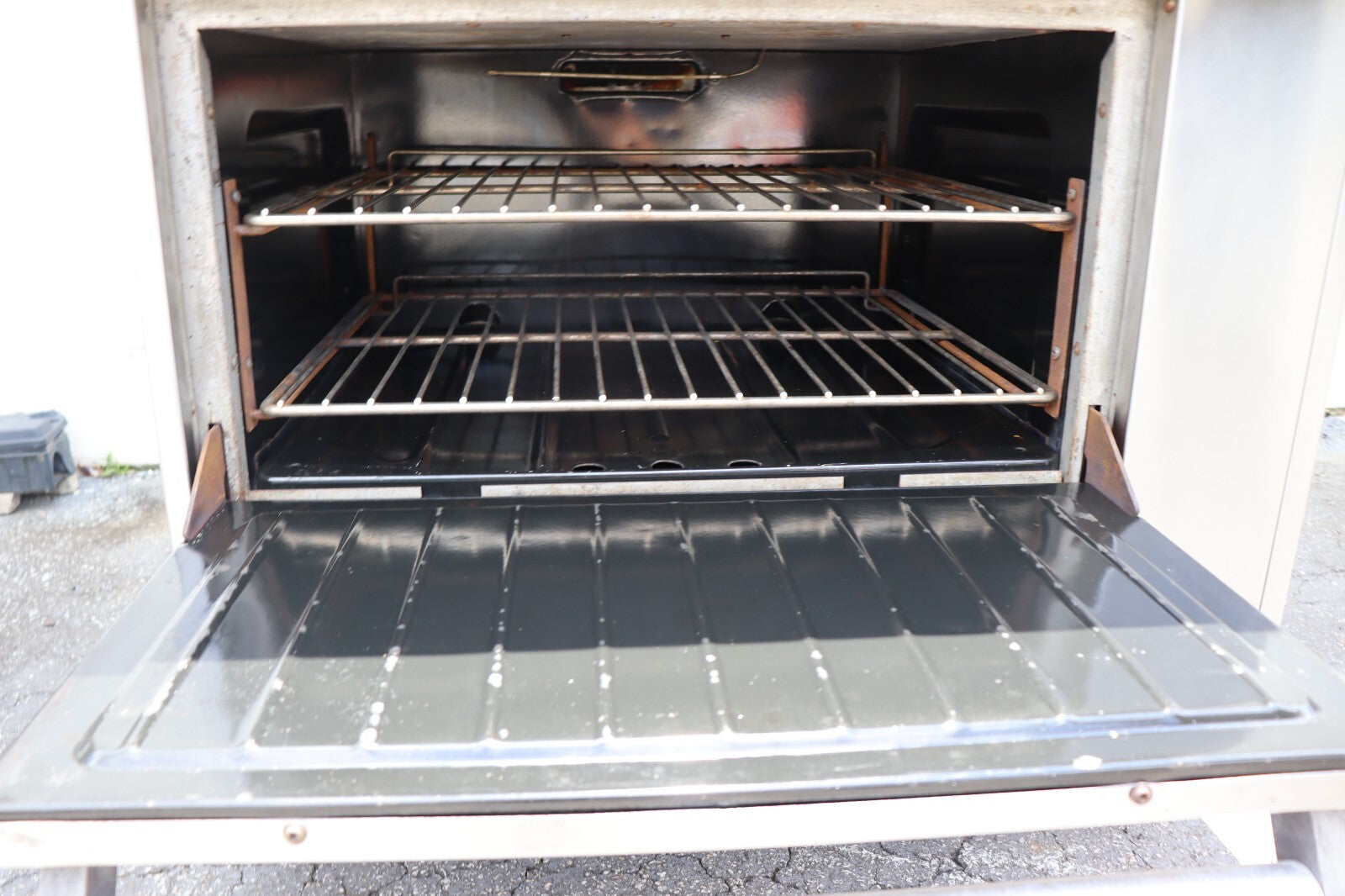 Garland Sunfire 36" Gas Restaurant Range w/ 6 Burners & 1 Std Oven, Used, CLEAN