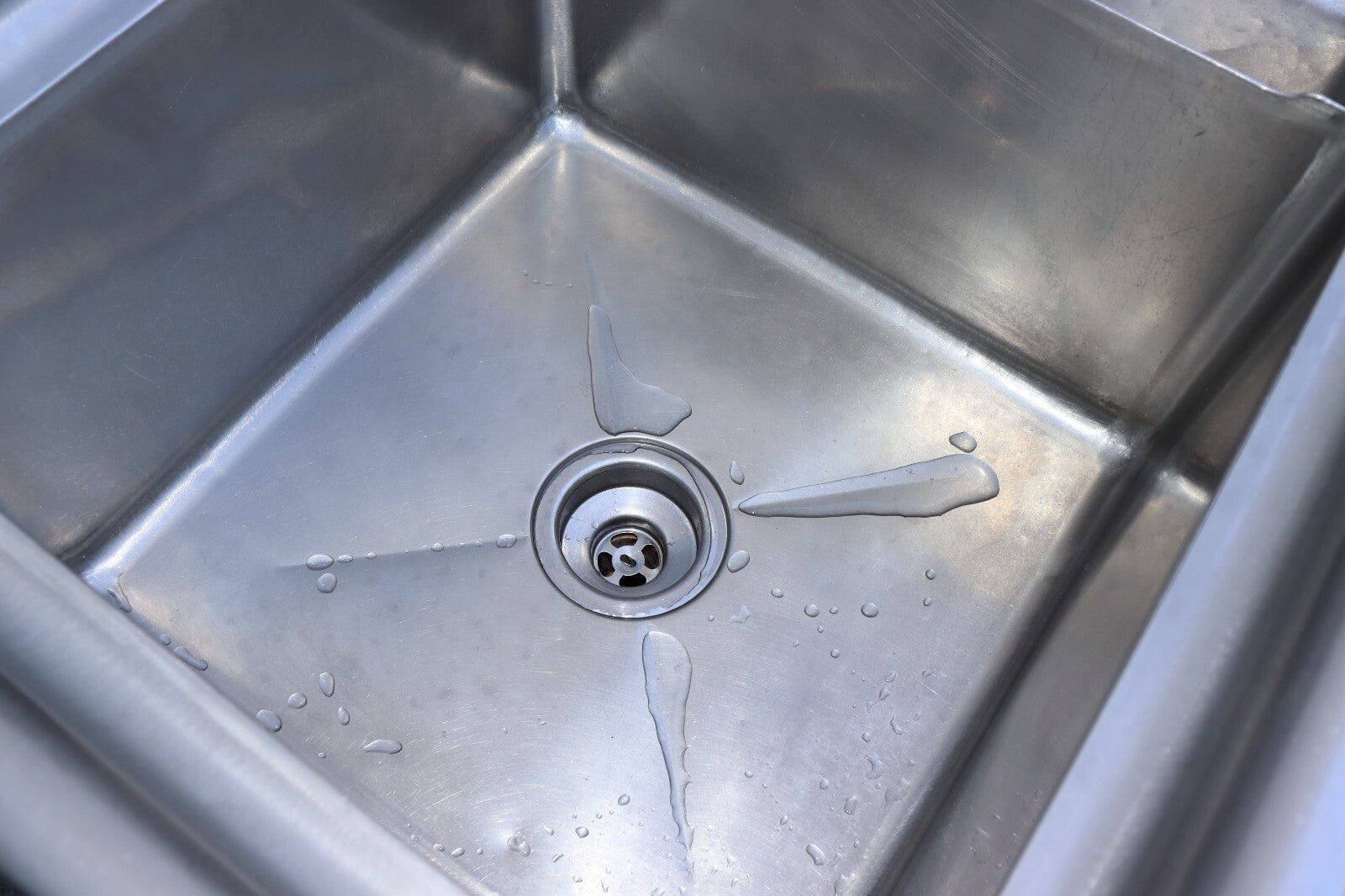 Stainless Steel 3 Compartment Sink w/ Right Drainboard 18X18X12D Bowls, 75 Inch