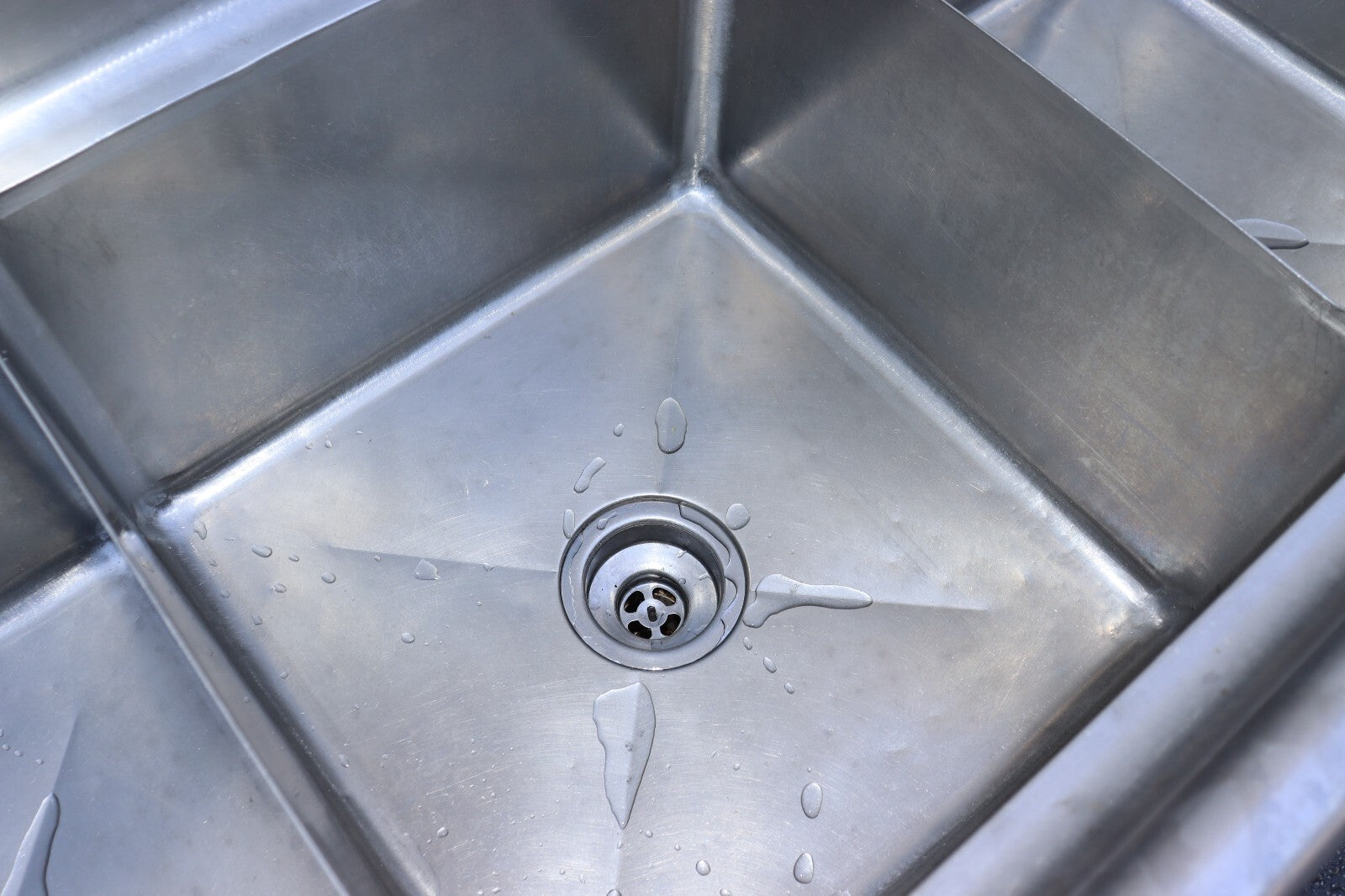 Stainless Steel 3 Compartment Sink w/ Right Drainboard 18X18X12D Bowls, 75 Inch