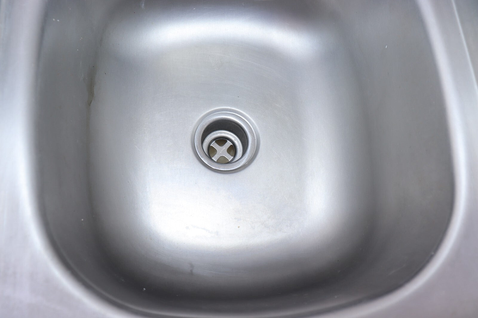 Krowne 1812BD 1800 Series 12" Blender Station & Dump Sink w/ Four Legs, Used