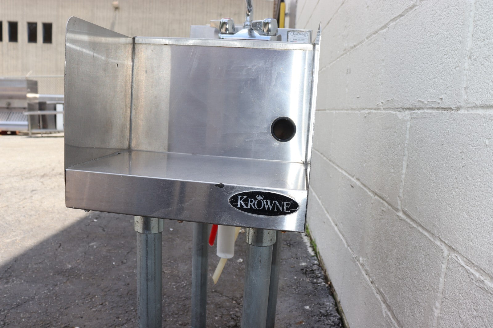 Krowne 1812BD 1800 Series 12" Blender Station & Dump Sink w/ Four Legs, Used