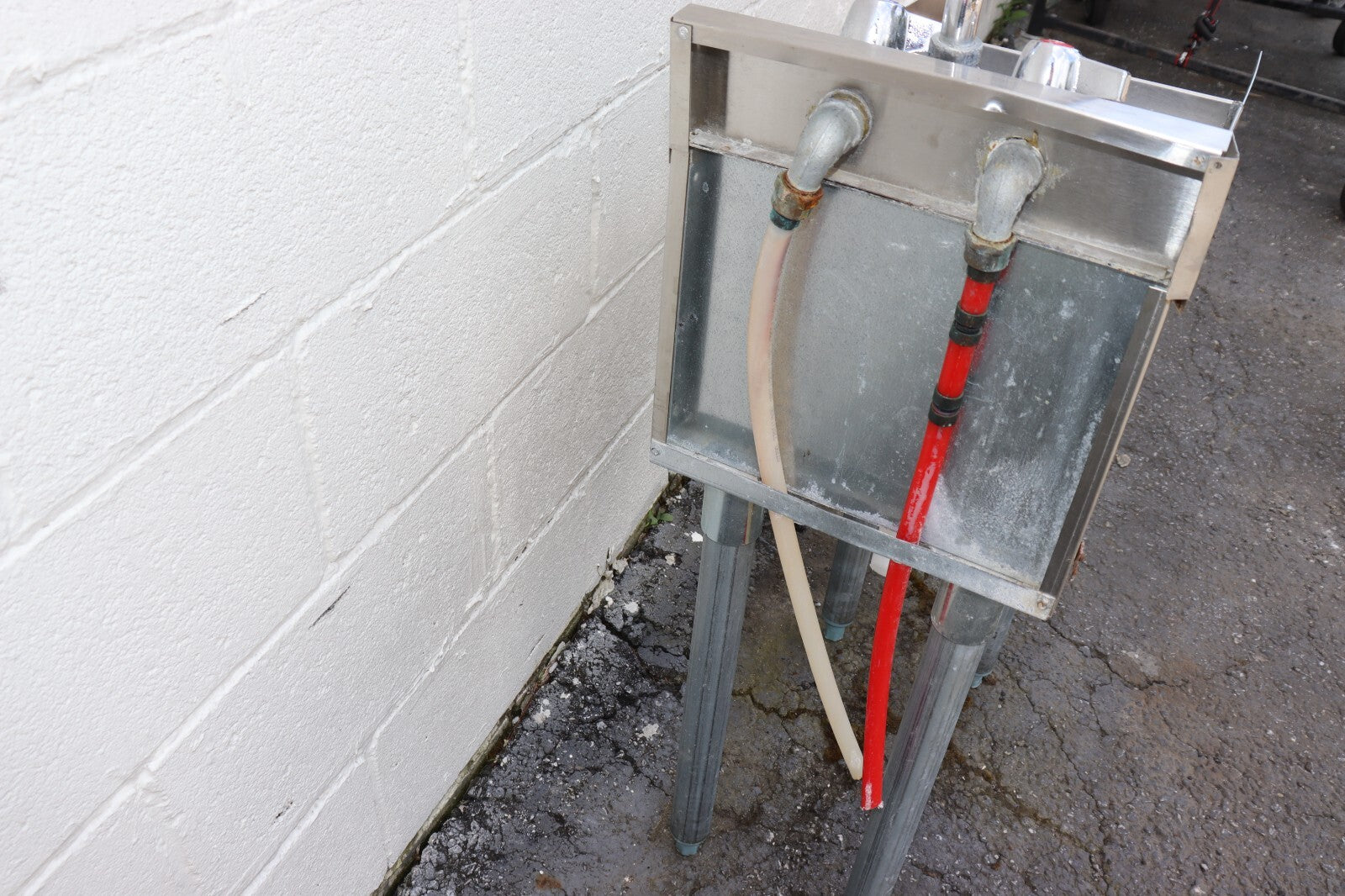 Krowne 1812BD 1800 Series 12" Blender Station & Dump Sink w/ Four Legs, Used