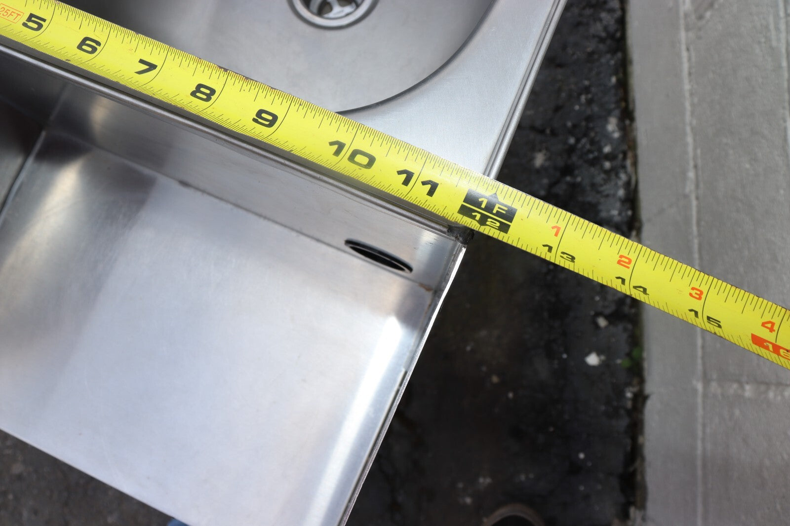 Krowne 1812BD 1800 Series 12" Blender Station & Dump Sink w/ Four Legs, Used