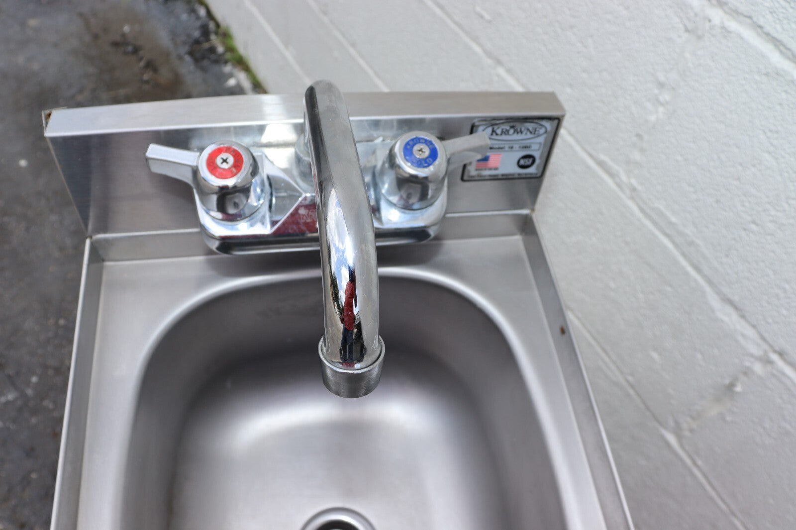 Krowne 1812BD 1800 Series 12" Blender Station & Dump Sink w/ Four Legs, Used