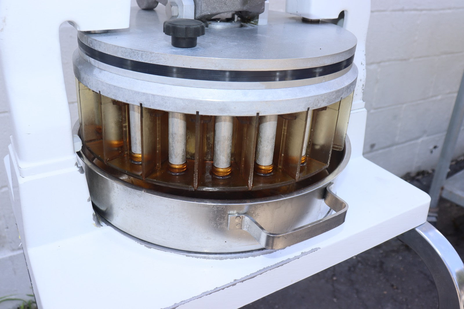 Used Dutchess - BMIH-36 - Commercial 36 Piece Manual Dough Divider with Stand