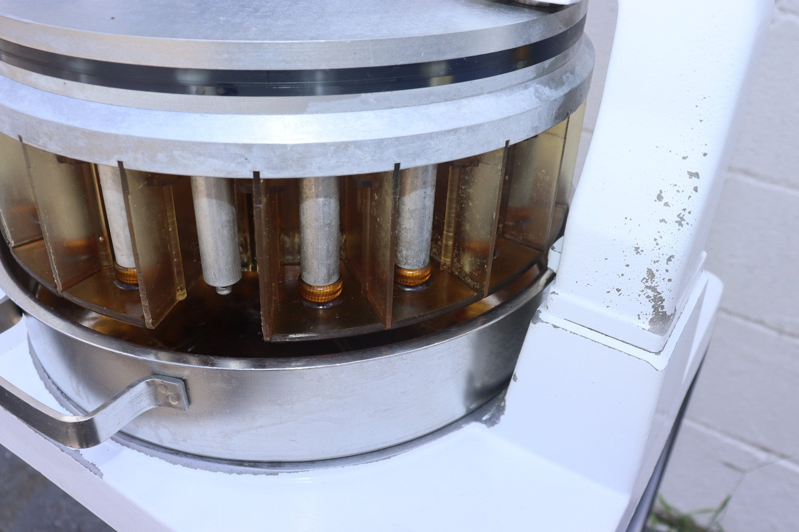 Used Dutchess - BMIH-36 - Commercial 36 Piece Manual Dough Divider with Stand