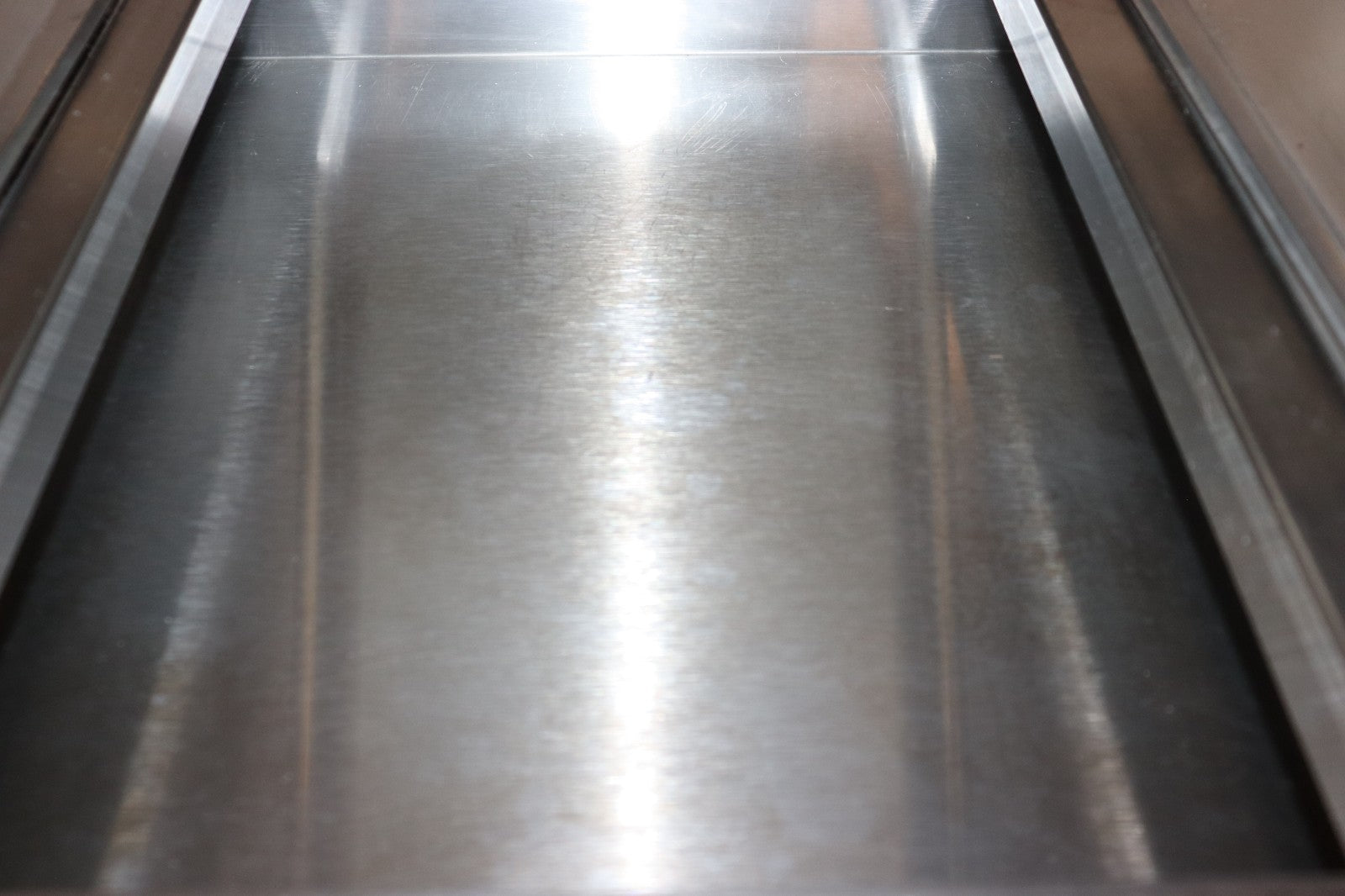 BKI MOBILE HOT FOOD MERCHANDISER - MHB-4- SELF SERVE WATERLESS 208V-1/3PH