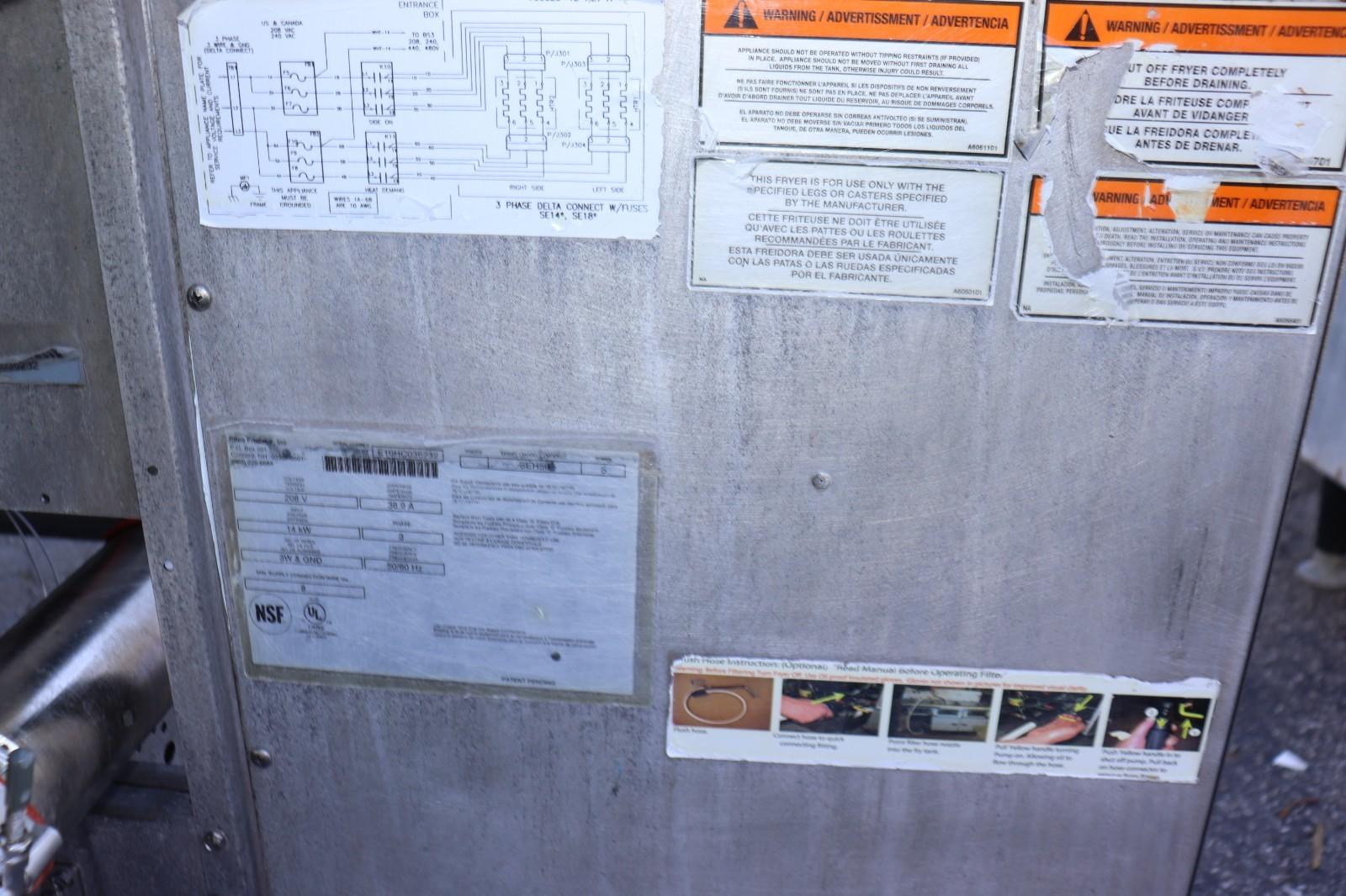 Pitco Electric 208V 3 Phase, 50 lbs, 3 Pot, SEH50, w/ Filtration System, CLEAN