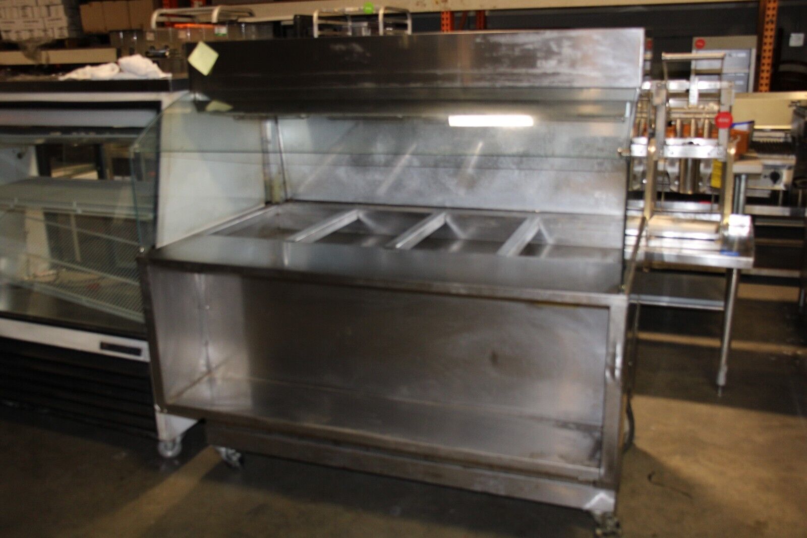 BKI HEATED FOOD SERVING STATION WITH GLASS SHIELD MHB-4