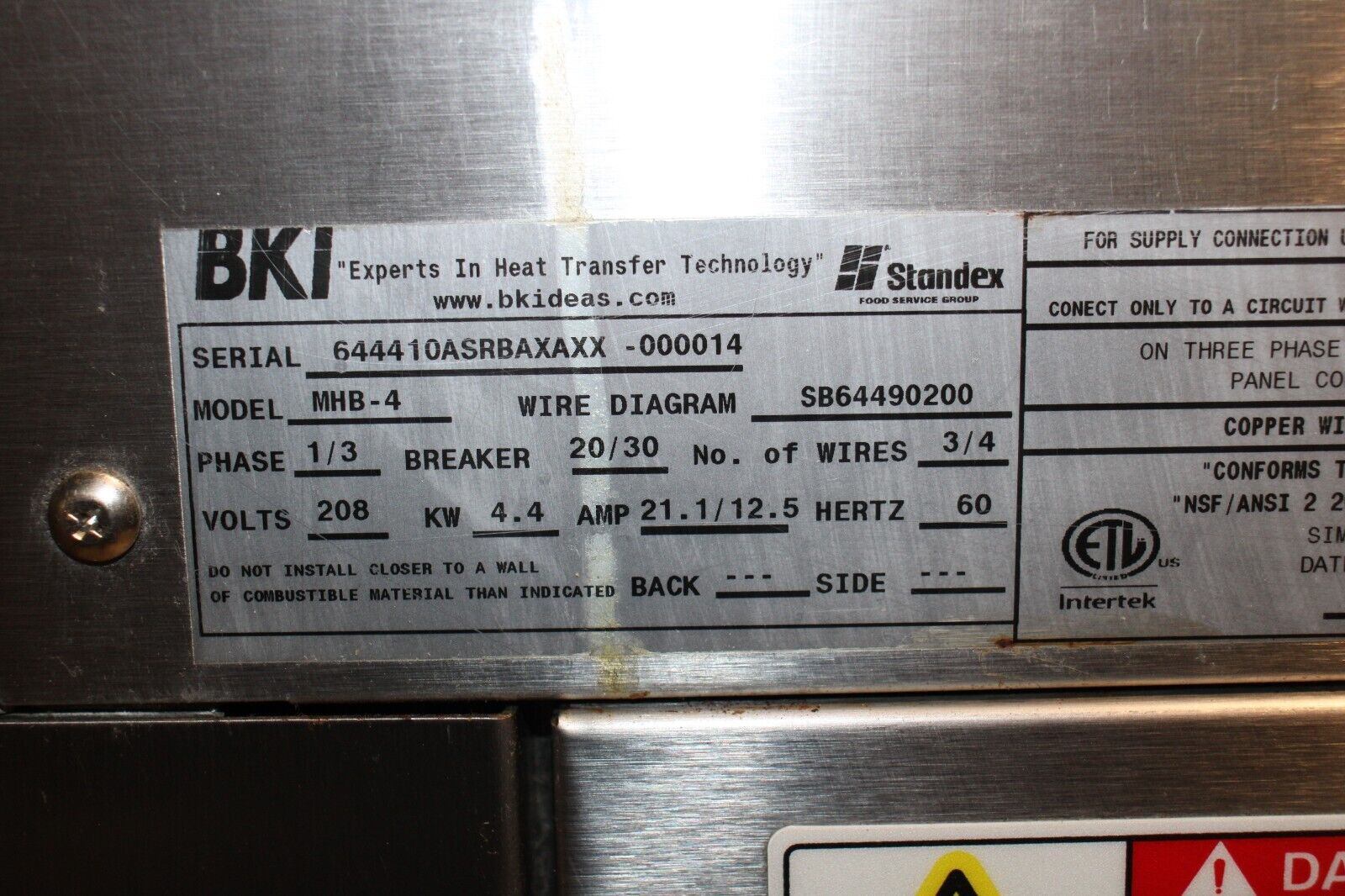 BKI HEATED FOOD SERVING STATION WITH GLASS SHIELD MHB-4