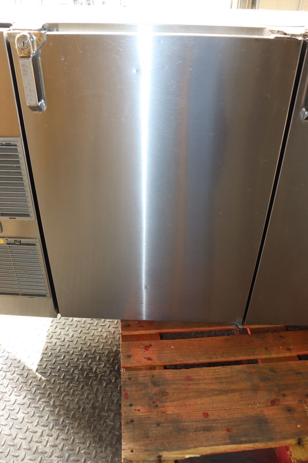 Glastender BB84 84" Under Counter 3 Solid Doors Back Bar Cooler, BB84-L1-SN(LLL)