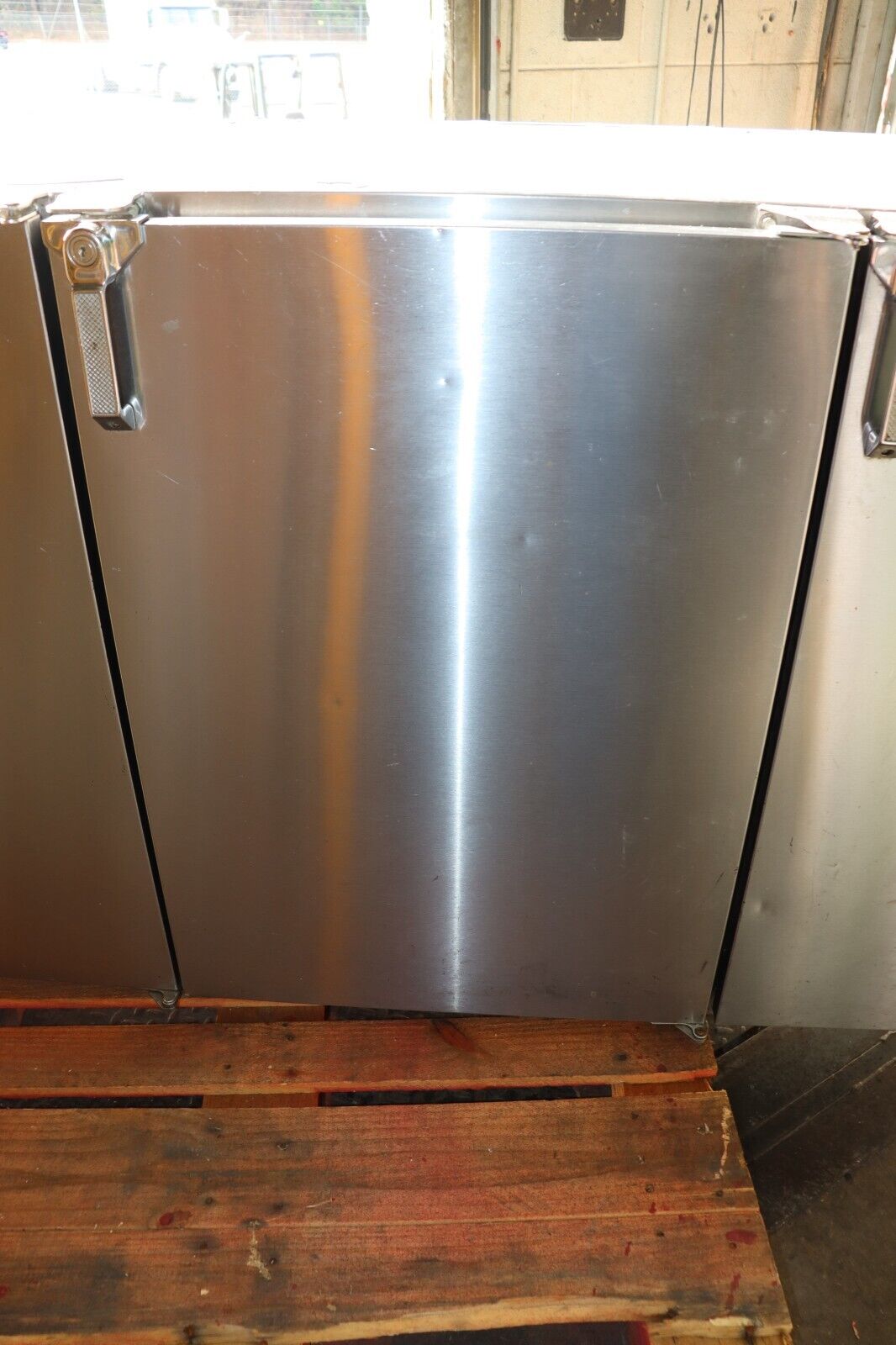 Glastender BB84 84" Under Counter 3 Solid Doors Back Bar Cooler, BB84-L1-SN(LLL)