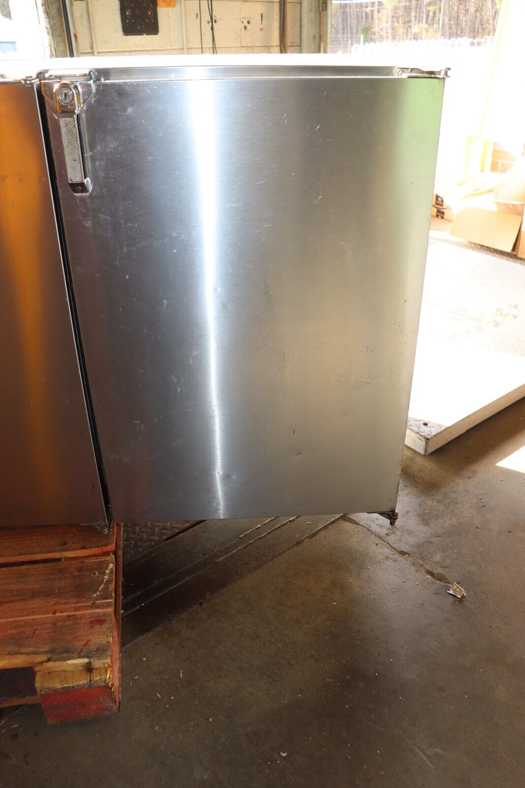 Glastender BB84 84" Under Counter 3 Solid Doors Back Bar Cooler, BB84-L1-SN(LLL)