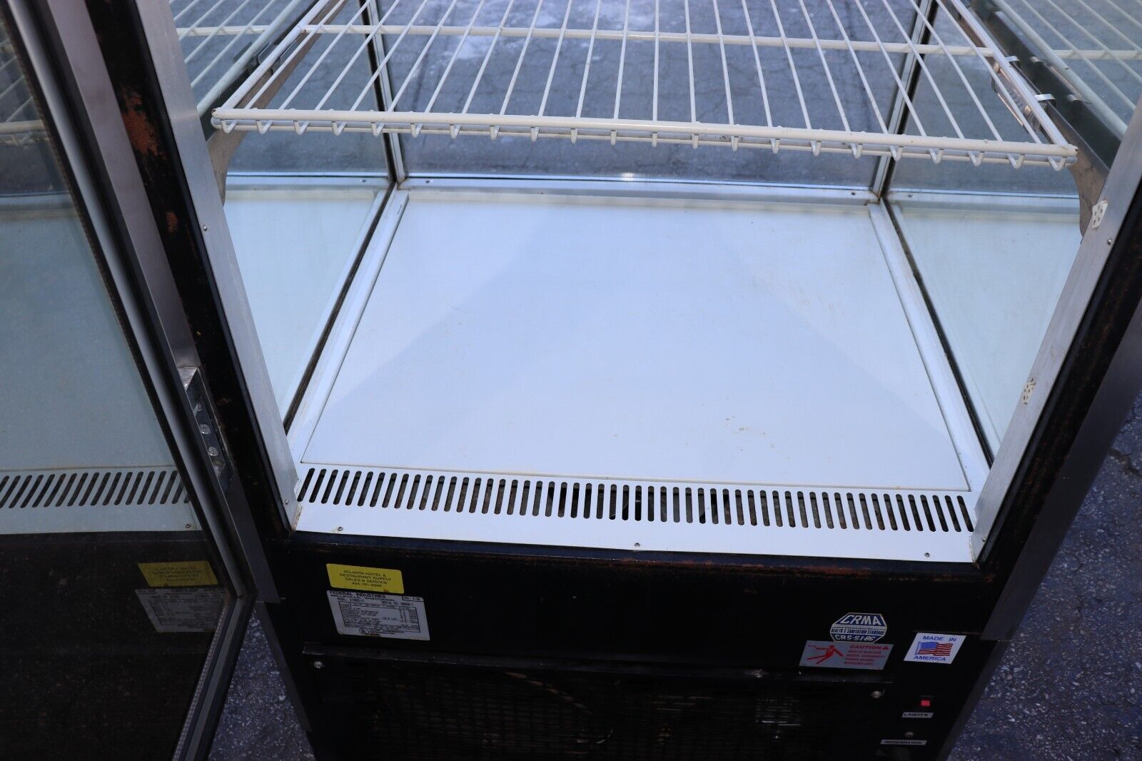 Federal 3150SC-2 31" Flat Glass Commercial Refrigerated Display Case, Used