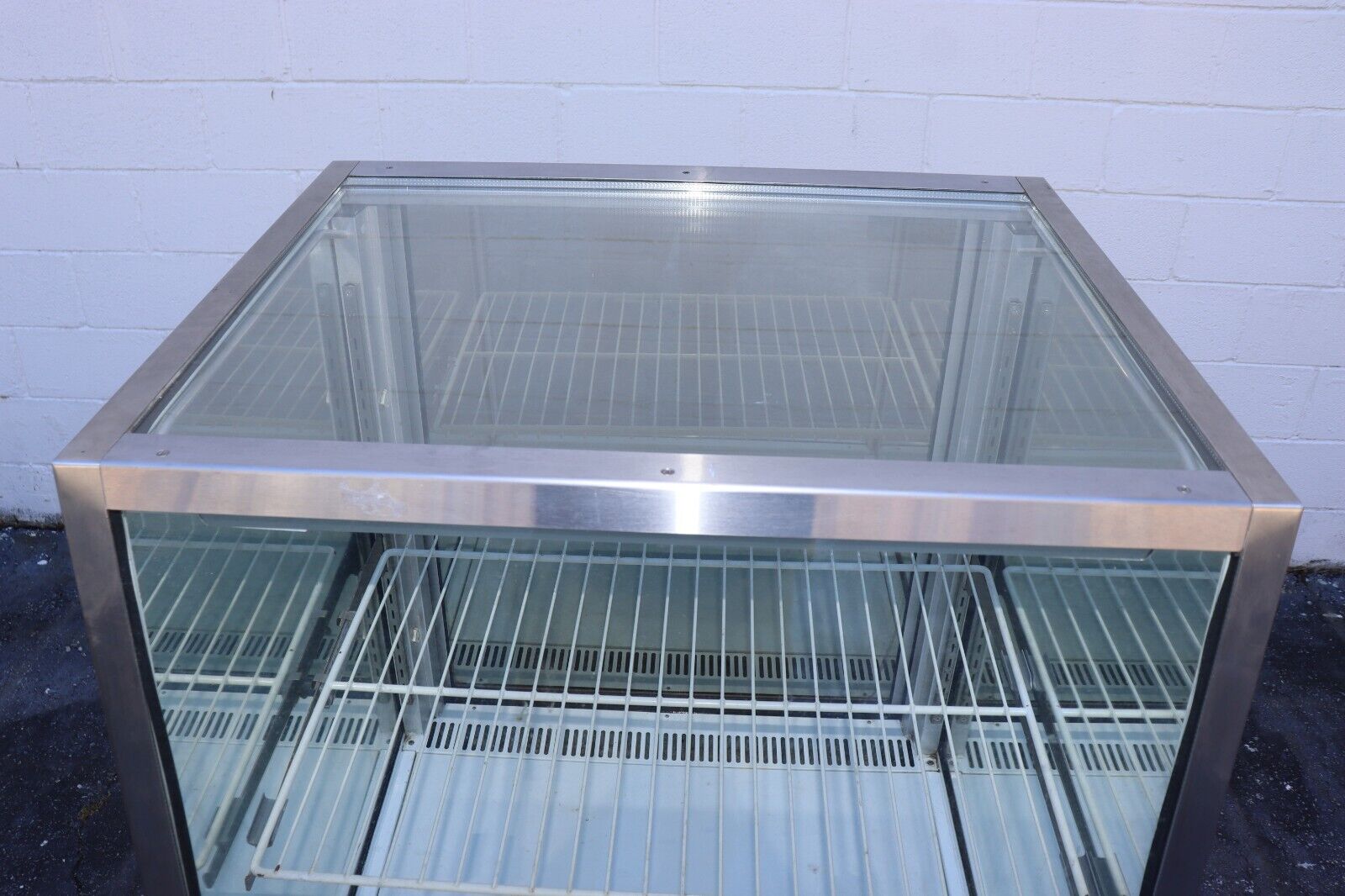 Federal 3150SC-2 31" Flat Glass Commercial Refrigerated Display Case, Used