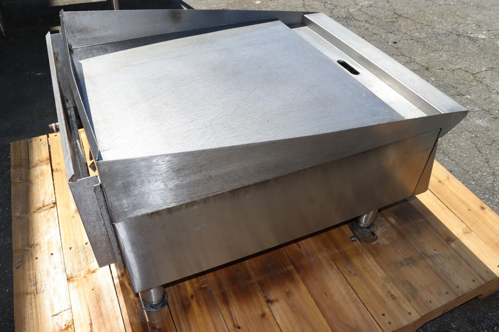 Star Manufacturing Star 824MA UltraMax 24" Manual Gas Griddle, Used, CLEAN