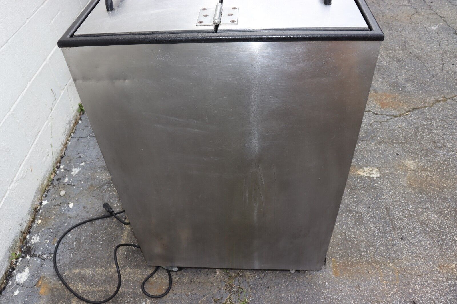 Silver King SKFS2/C1 Flip Door Ice Cream Mobile Freezer, Used, Tested