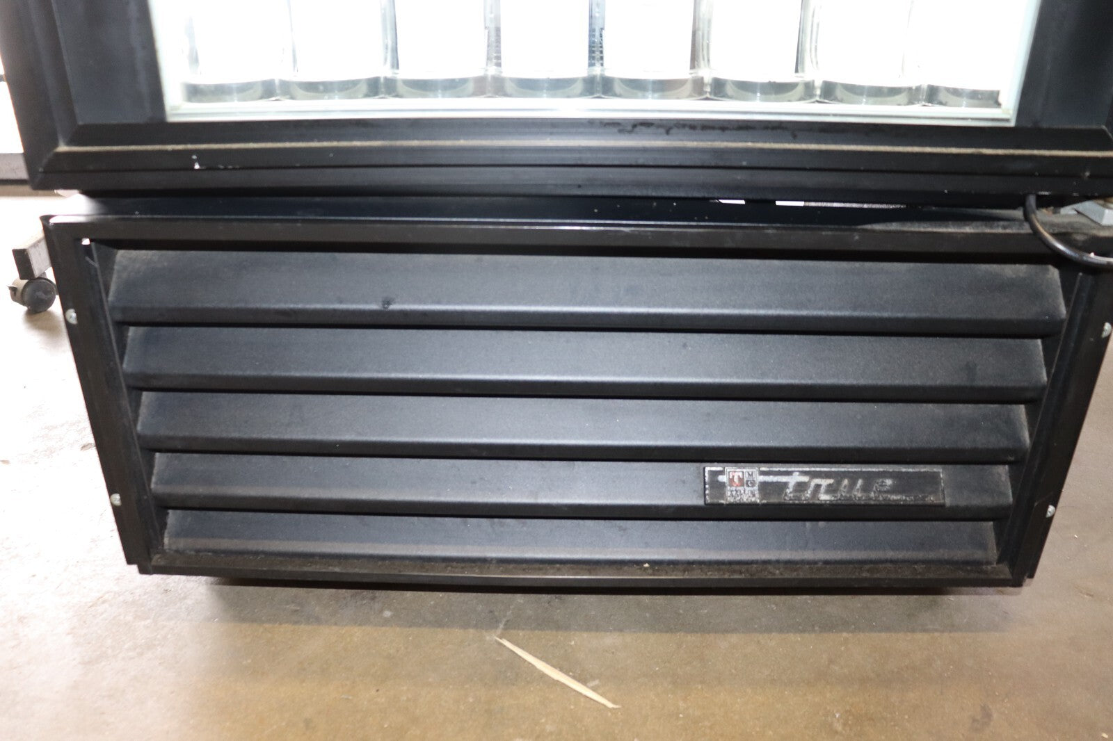 True GEM-26 Single Glass Door Refrigerator, Glass Sides, w/ Spring Loaders CLEAN