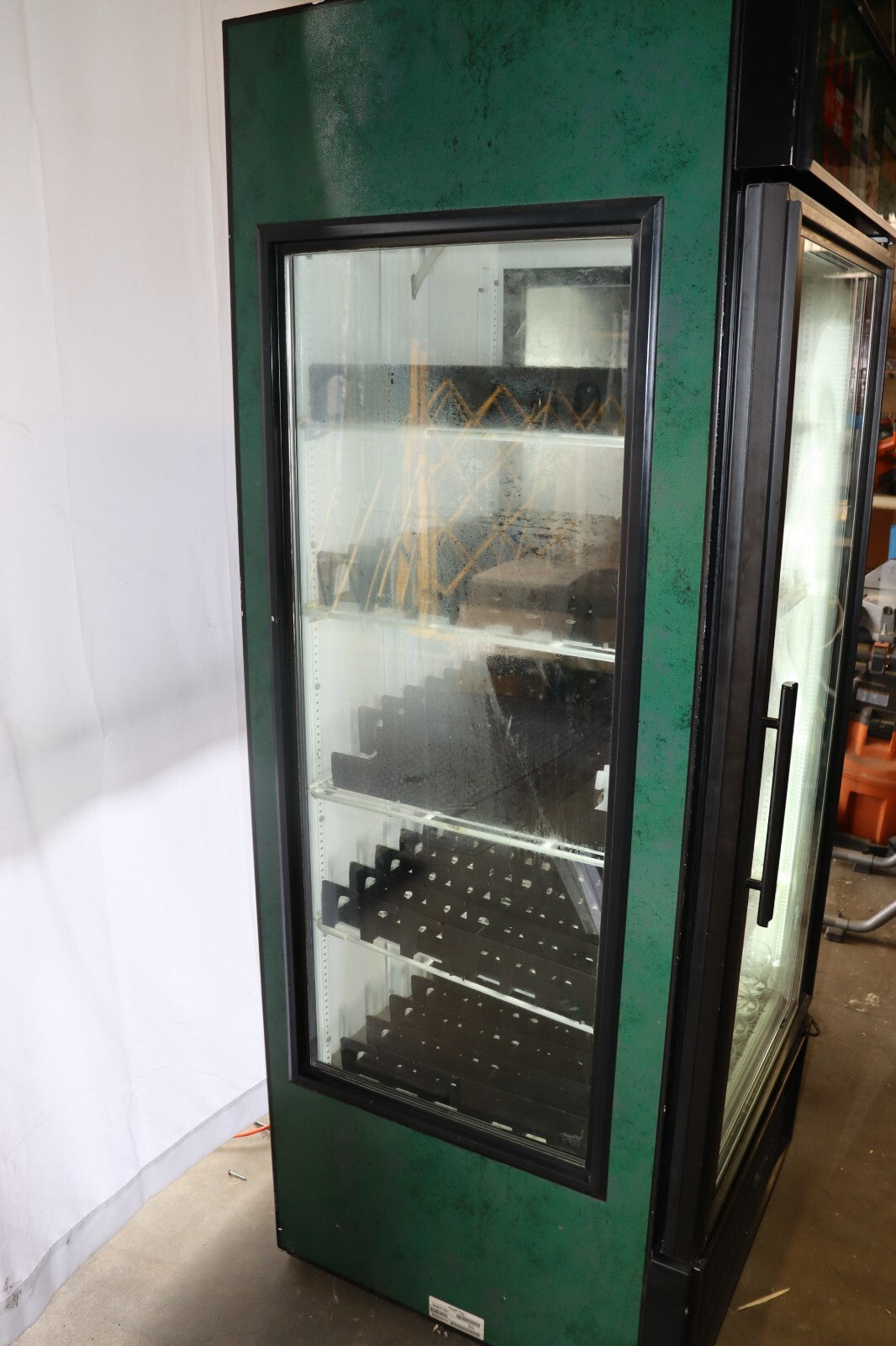 True GEM-26 Single Glass Door Refrigerator, Glass Sides, w/ Spring Loaders CLEAN