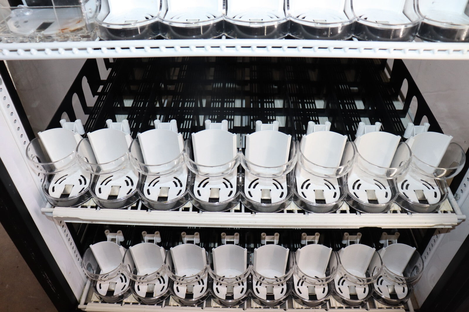 True GEM-26 Single Glass Door Refrigerator, Glass Sides, w/ Spring Loaders CLEAN