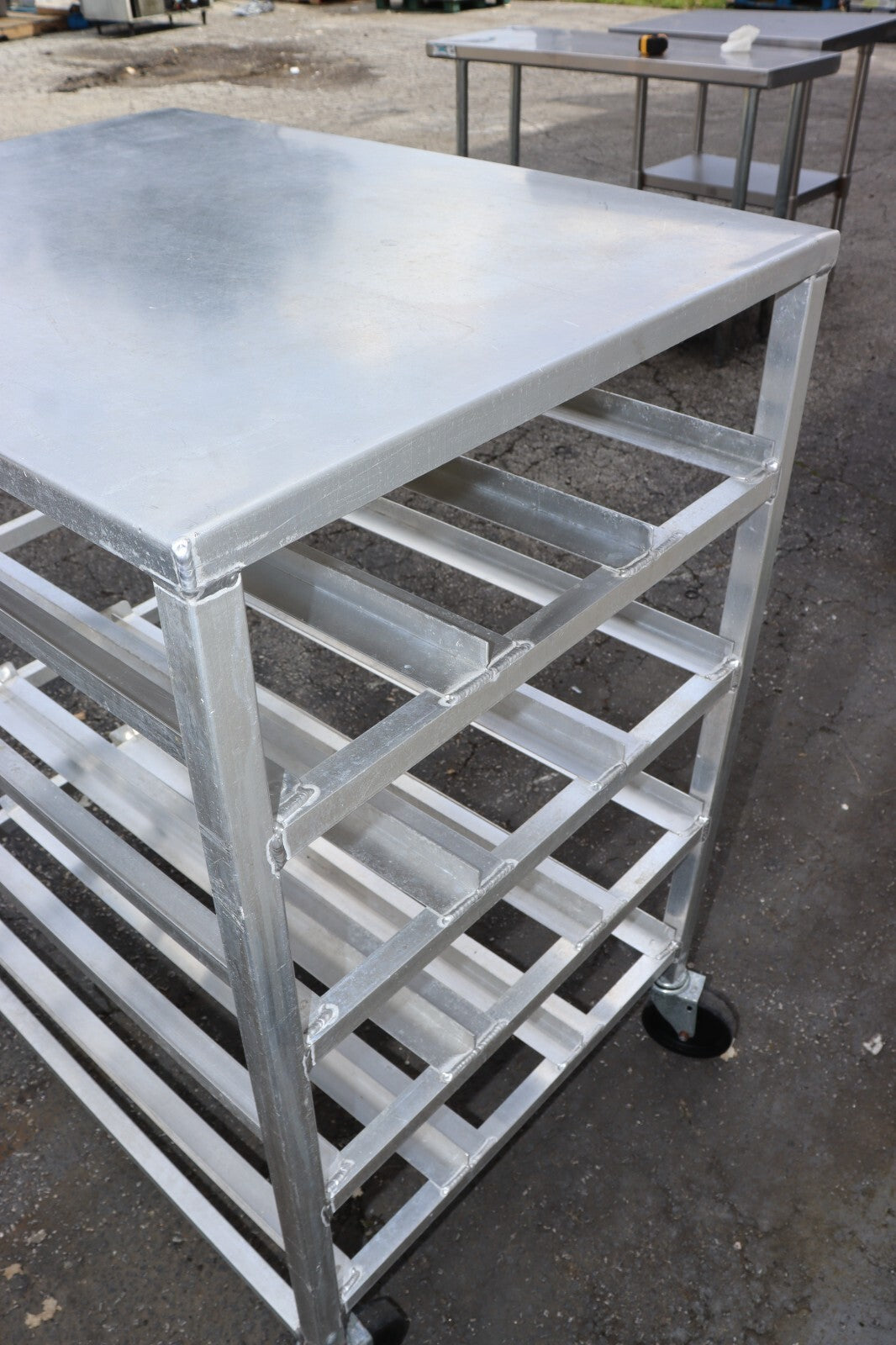 Channel Manufacturing CSR-4M Aluminum Top Mobile Can Rack - 72 #10 cans