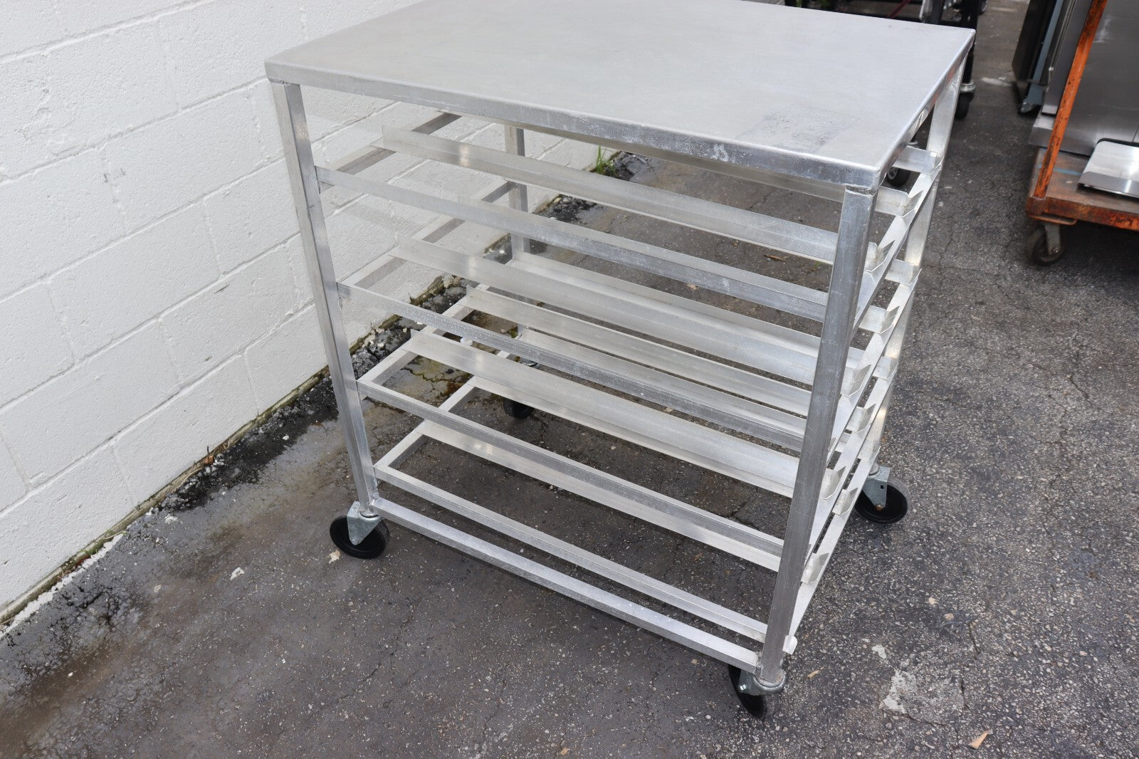Channel Manufacturing CSR-4M Aluminum Top Mobile Can Rack - 72 #10 cans
