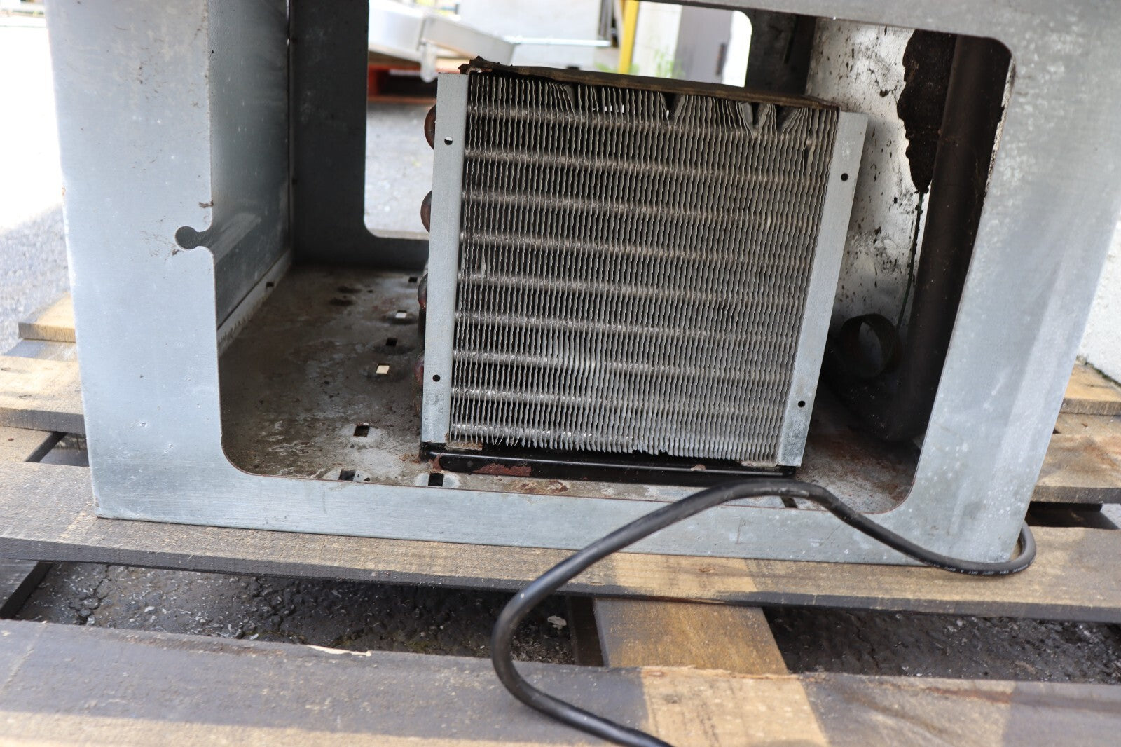 Atlas Metal WCMD-C-3 Refrigerated Drop-In Cold Food Well Unit, w/ Custom Shelf