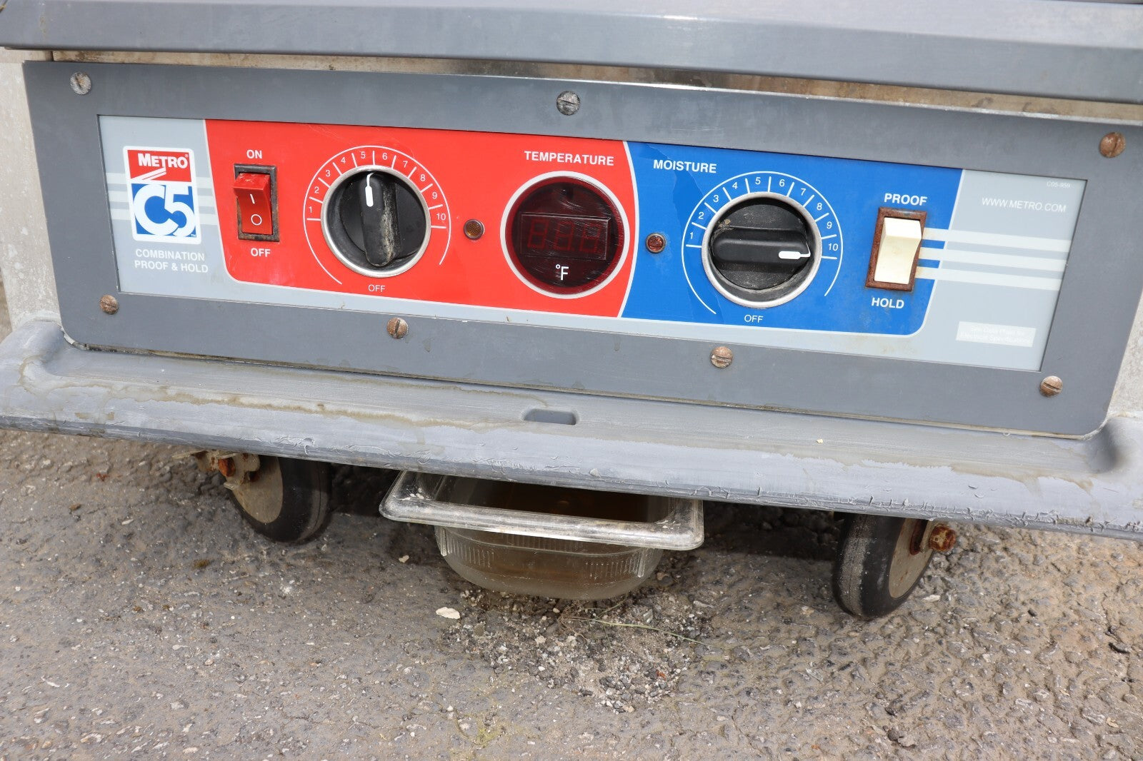 Metro C519-CFC-U 69.75" H Mobile Heated Holding & Proofing Cabinet Universal