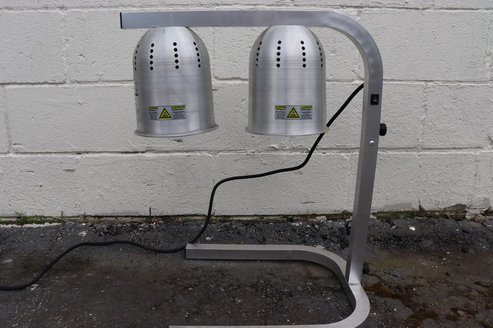 Aluminum Free Standing Heat Lamp with 2 Bulbs - 120V, 500W