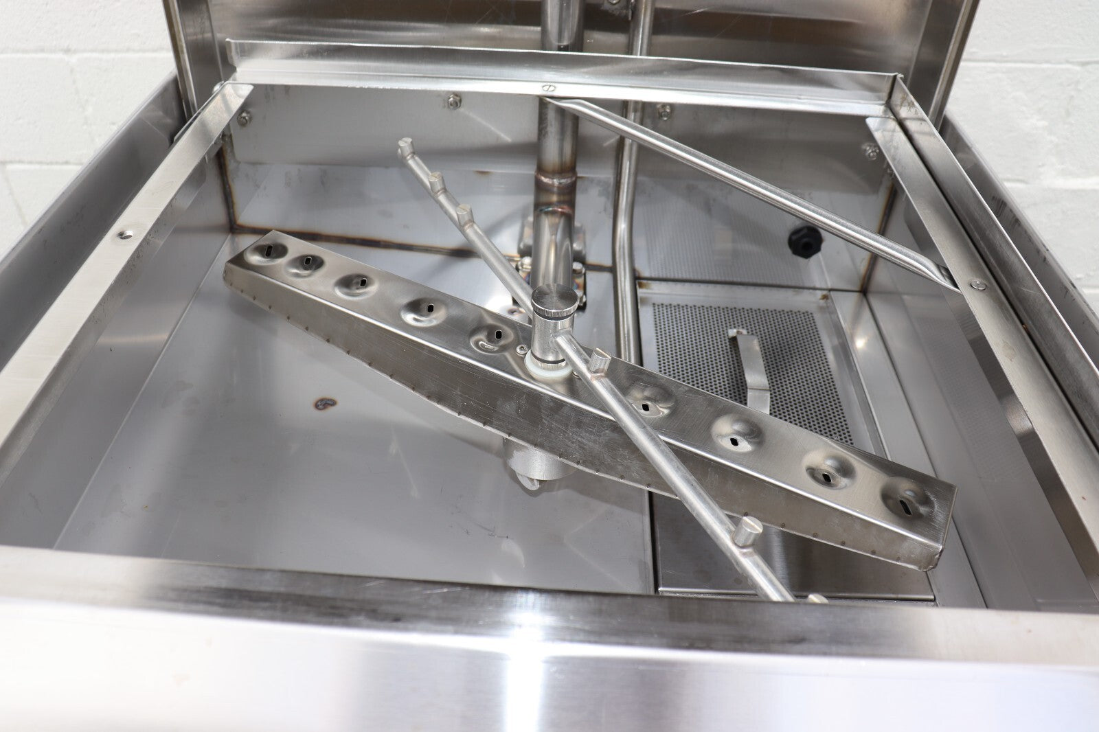 Champion DH2000 Versa Clean High Temperature Door Type Dishwasher 55 Racks / Hr