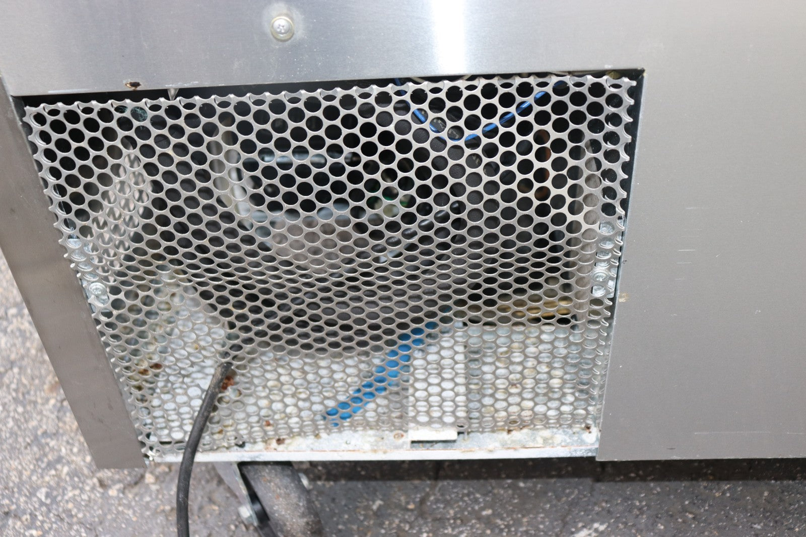 True Work Top Refrigerator TWT-44 115V 1ph, Used, w/ Custom Racks, CLEAN