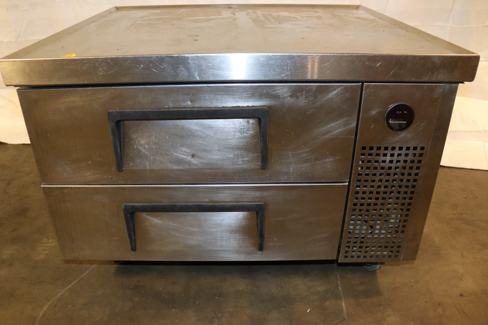 True TRCB-36 Refrigerated Chef Base, 2 Drawer, Used, Clean, Tested