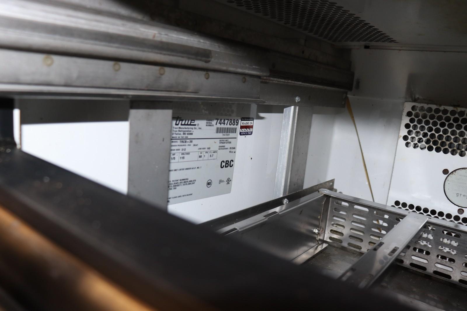 True TRCB-36 Refrigerated Chef Base, 2 Drawer, Used, Clean, Tested