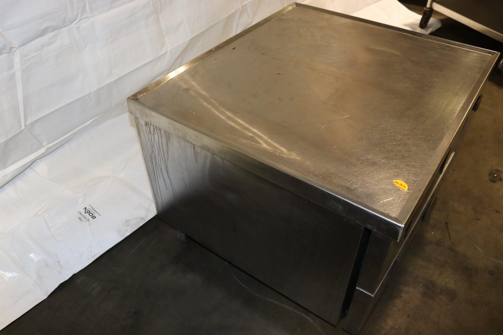 True TRCB-36 Refrigerated Chef Base, 2 Drawer, Used, Clean, Tested