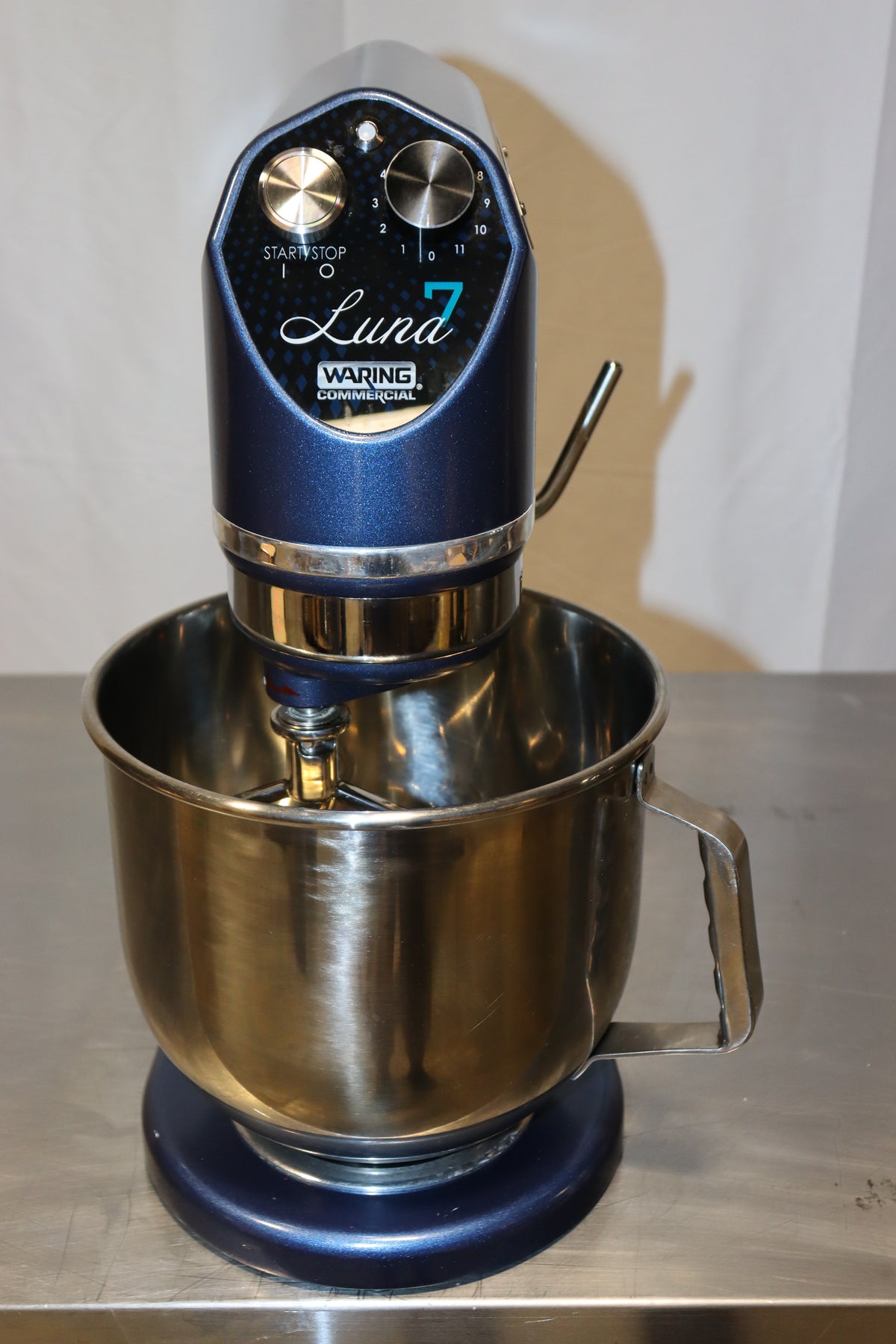Waring WSM7L 7 Qt Luna Planetary Countertop Mixer 11 Mixing Speeds; 350 Watts