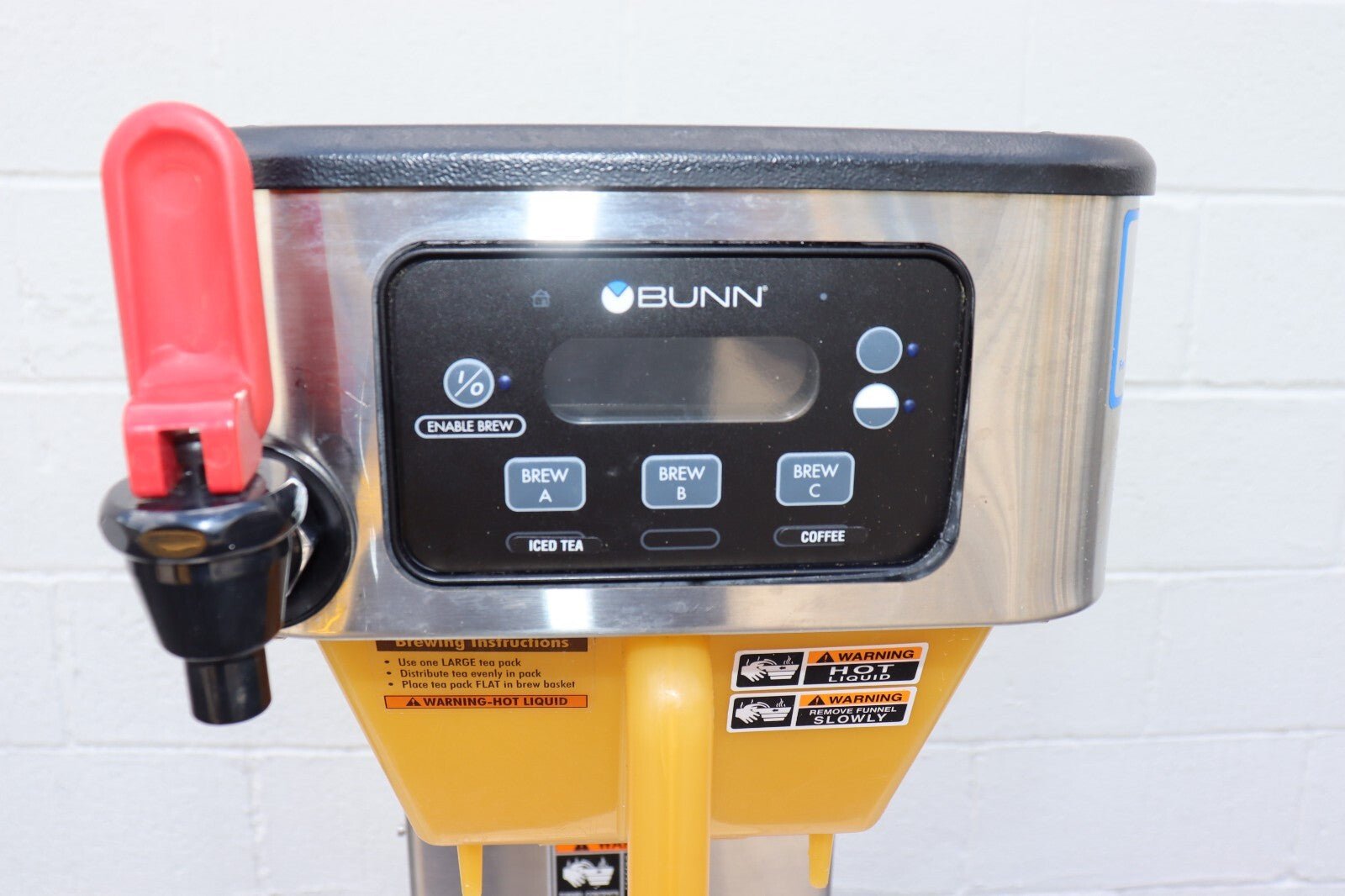Bunn 52200.0102 ITCB-DV Infusion Coffee and Iced Tea Brewer Machine w/ Hot Water - NMB Restaurant Equipment