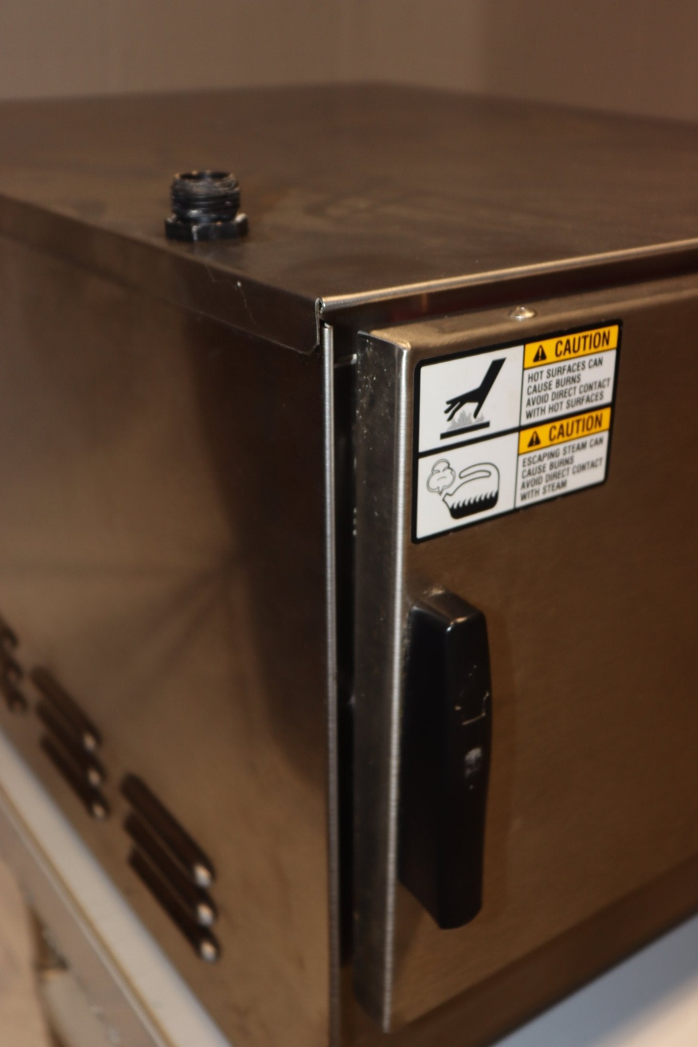 Groen HY-3E 208/3, 240/1 HyPerSteam Stainless Steel 3-Pan Pressureless Electric Steamer - NMB Restaurant Equipment