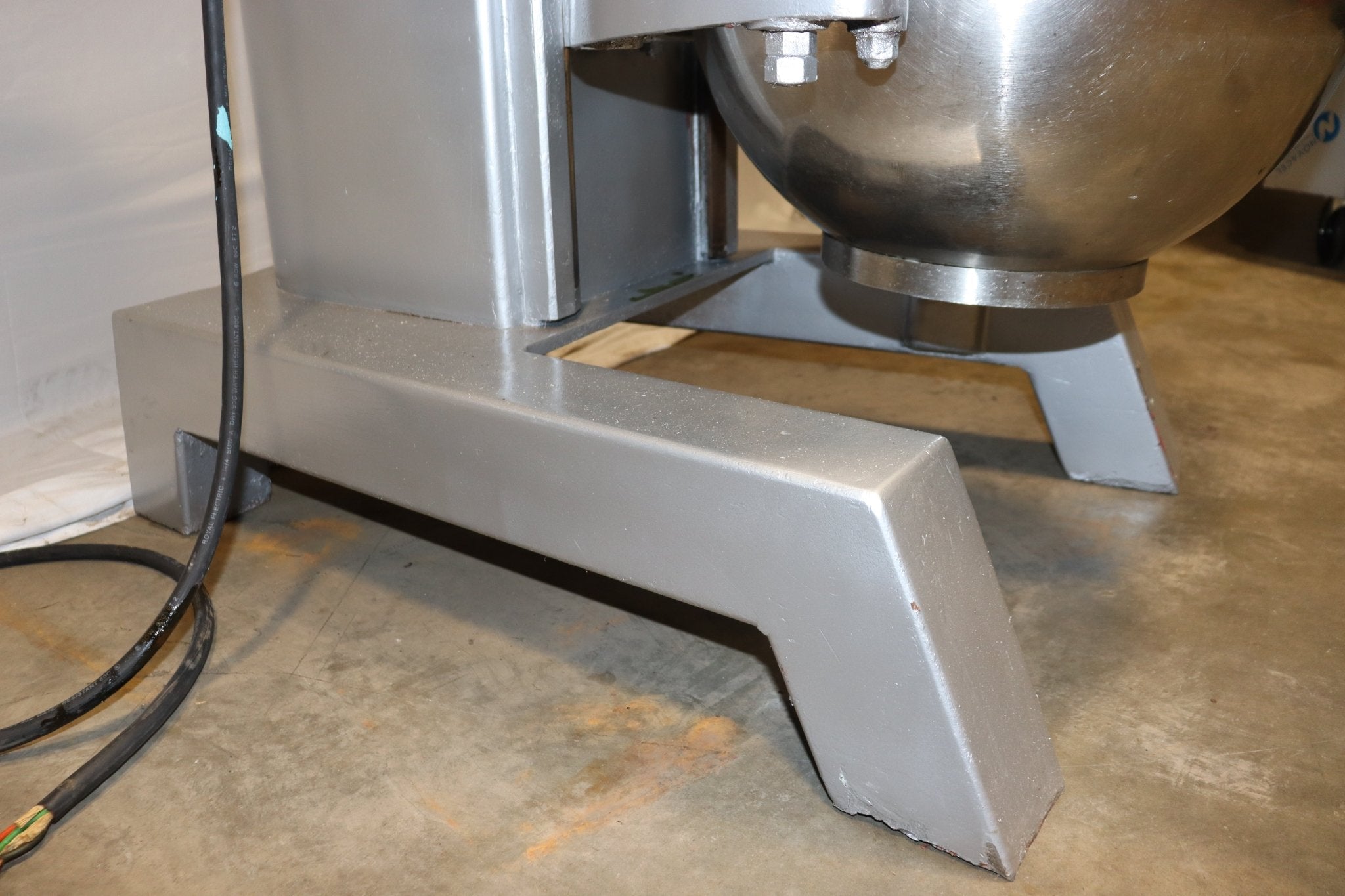 Hobart 60 Quart Mixer H-600-T w/ Bowl & Hook, 208/3, 1.5 HP - NMB Restaurant Equipment