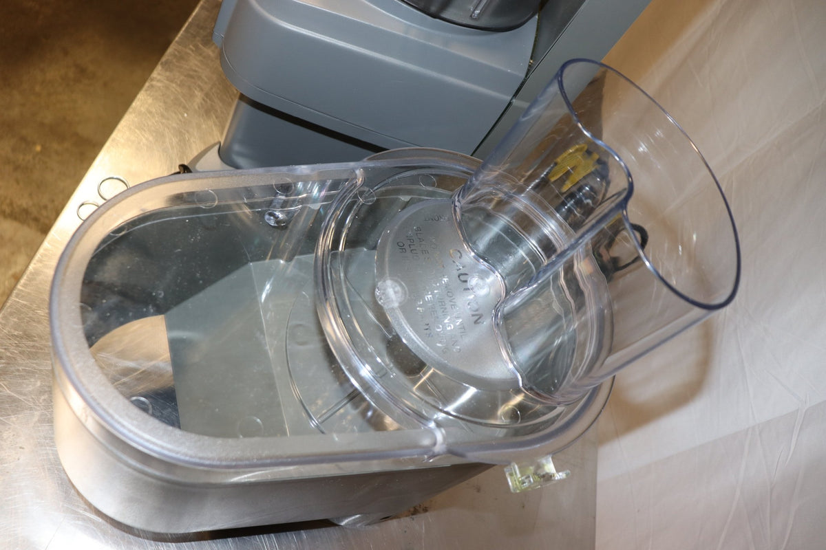 Waring FP2200 Combination Food Processor with 6 Qt. Clear Bowl, Continuous Feed & 2 Discs - NMB Restaurant Equipment