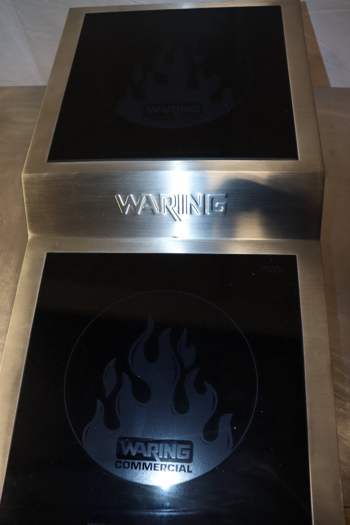 Waring WIH800 Step-Up Countertop Induction Cooktop w/ 2 Burners, 208/230V - NMB Restaurant Equipment