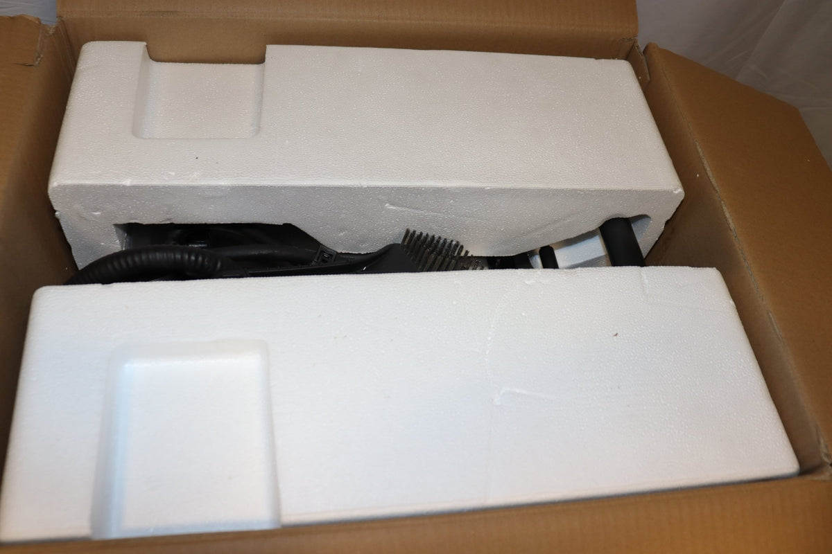 Waring WPG150 Panini Perfetto Grooved Top & Bottom Panini Grill, 120V, 1800W - NMB Restaurant Equipment