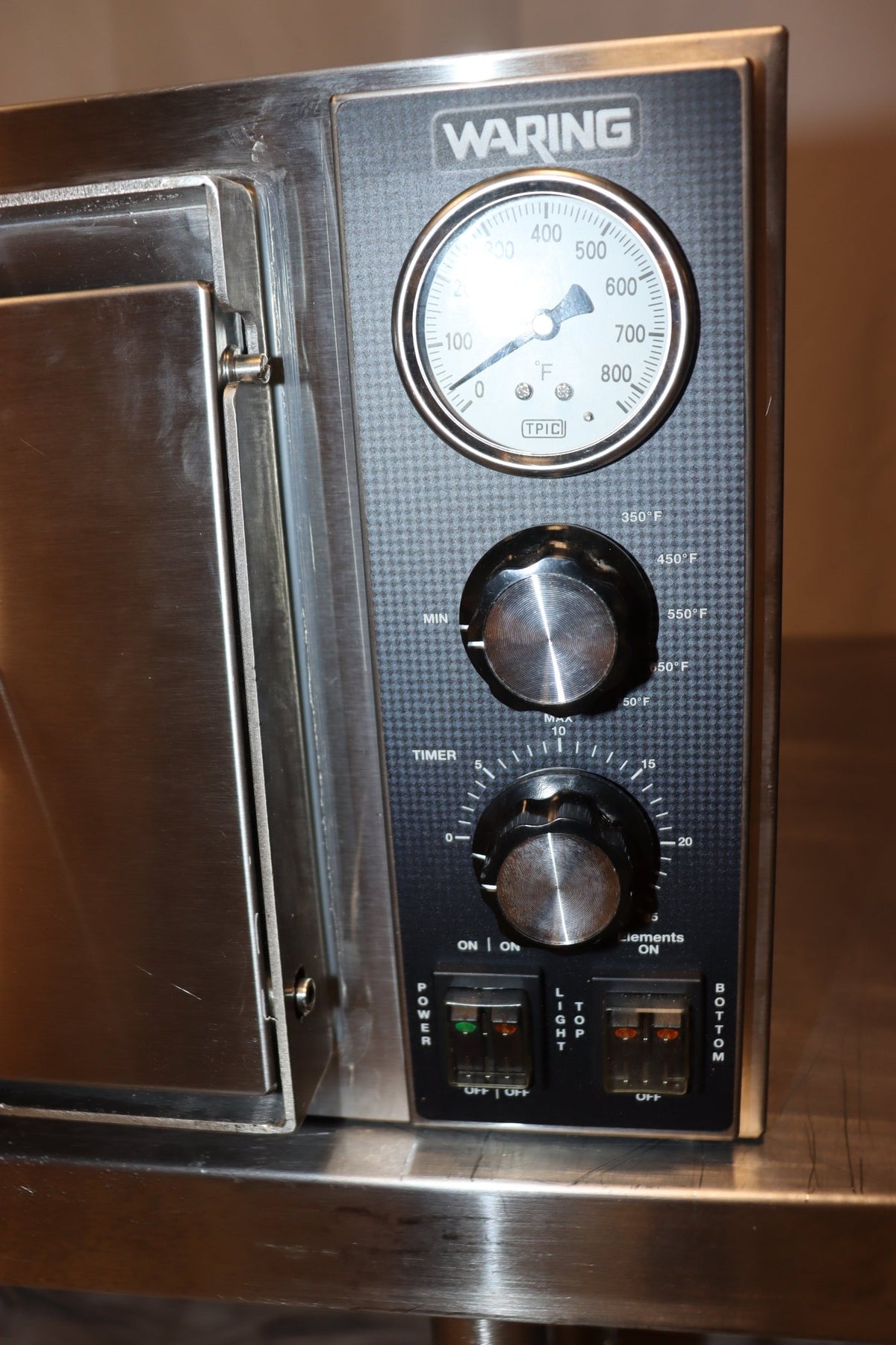 Waring WPO500 Electric Single Deck Countertop Pizza Oven, 120V, 1 Ph, 1,800W - NMB Restaurant Equipment